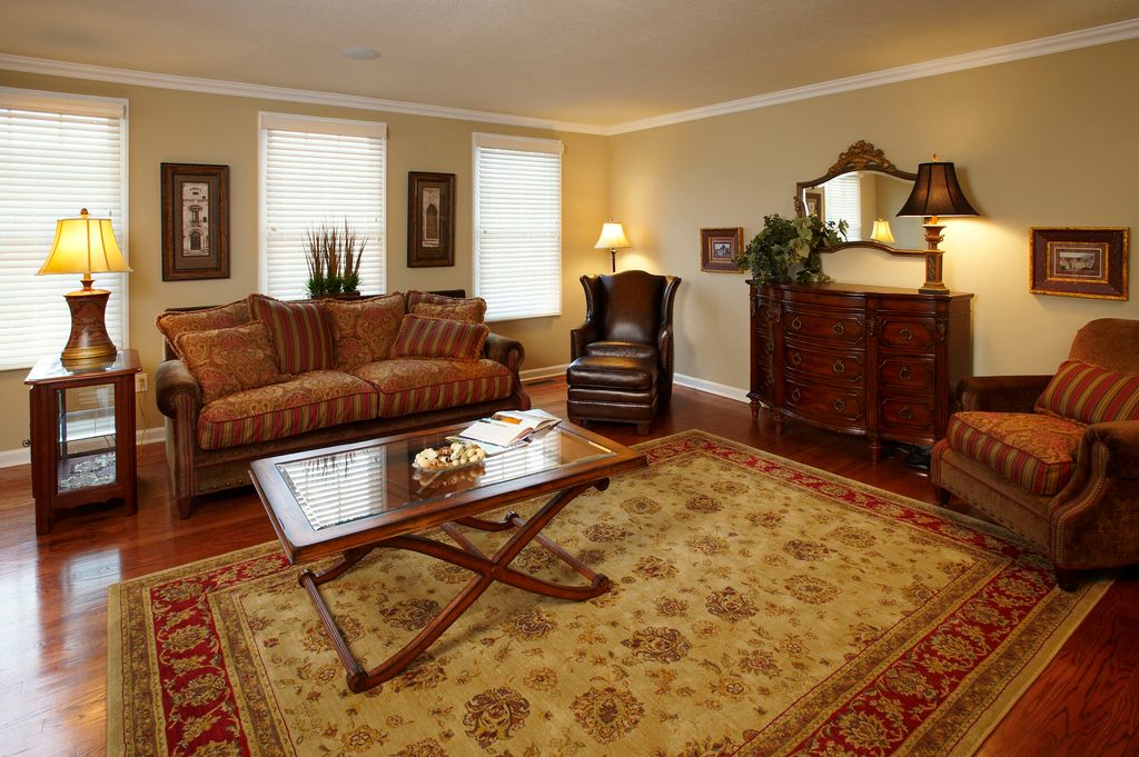 Eastern Living Room With Oriental Carpet Floor (View 12 of 24)