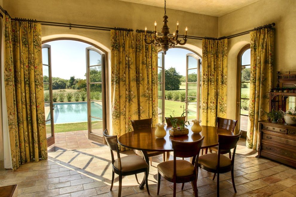 Decorating European Contemporary Dining Room With Beautiful Curtain (View 1 of 9)
