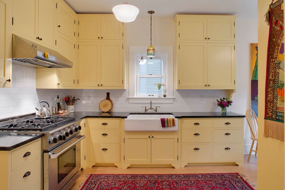 Neutral Yellow Modern Kitchen Cabinet Paint (View 8 of 13)