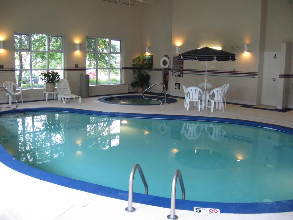 Modern Small Indoor Pool Design (View 7 of 10)