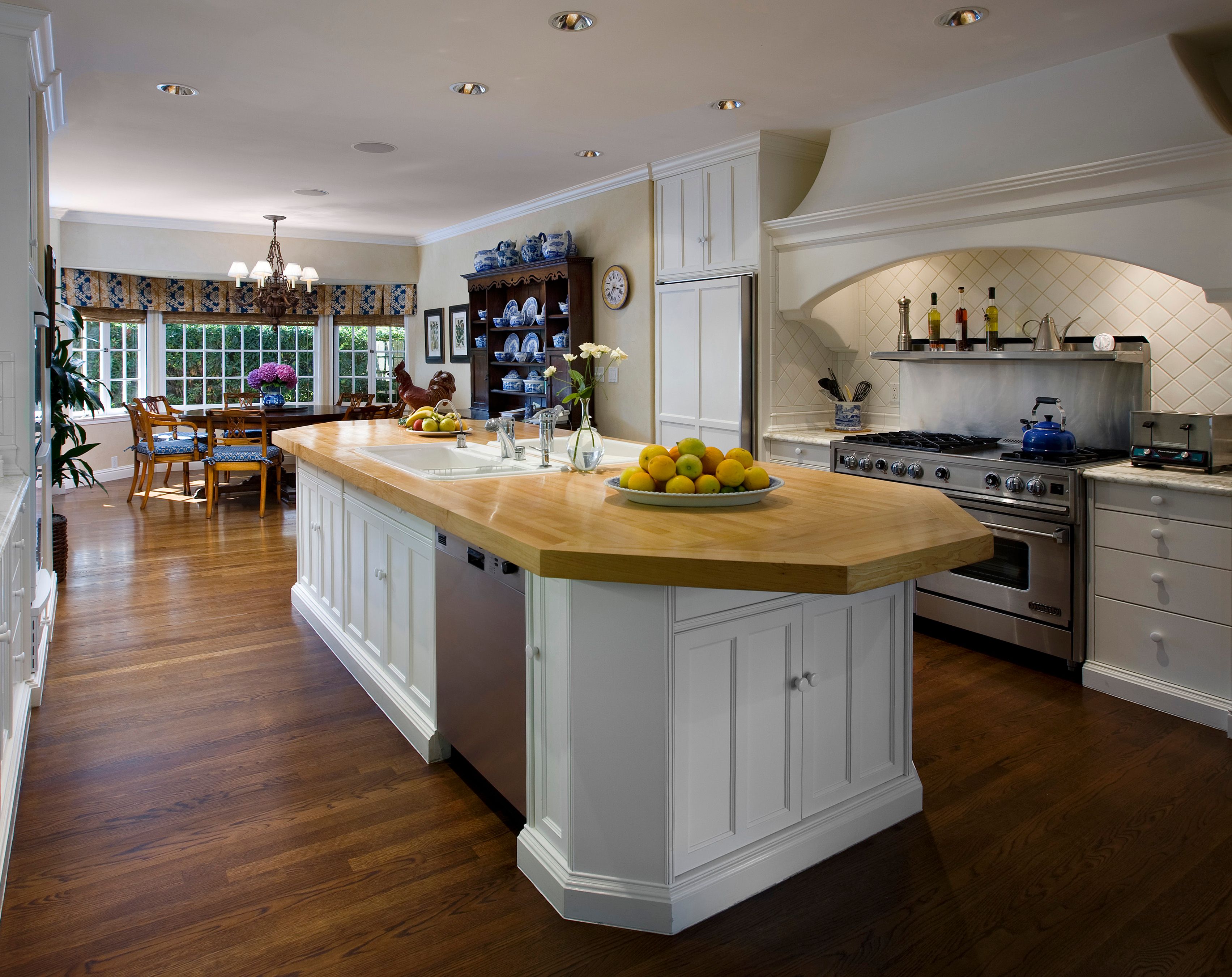Featured Photo of French Country Kitchen With Stylish Design