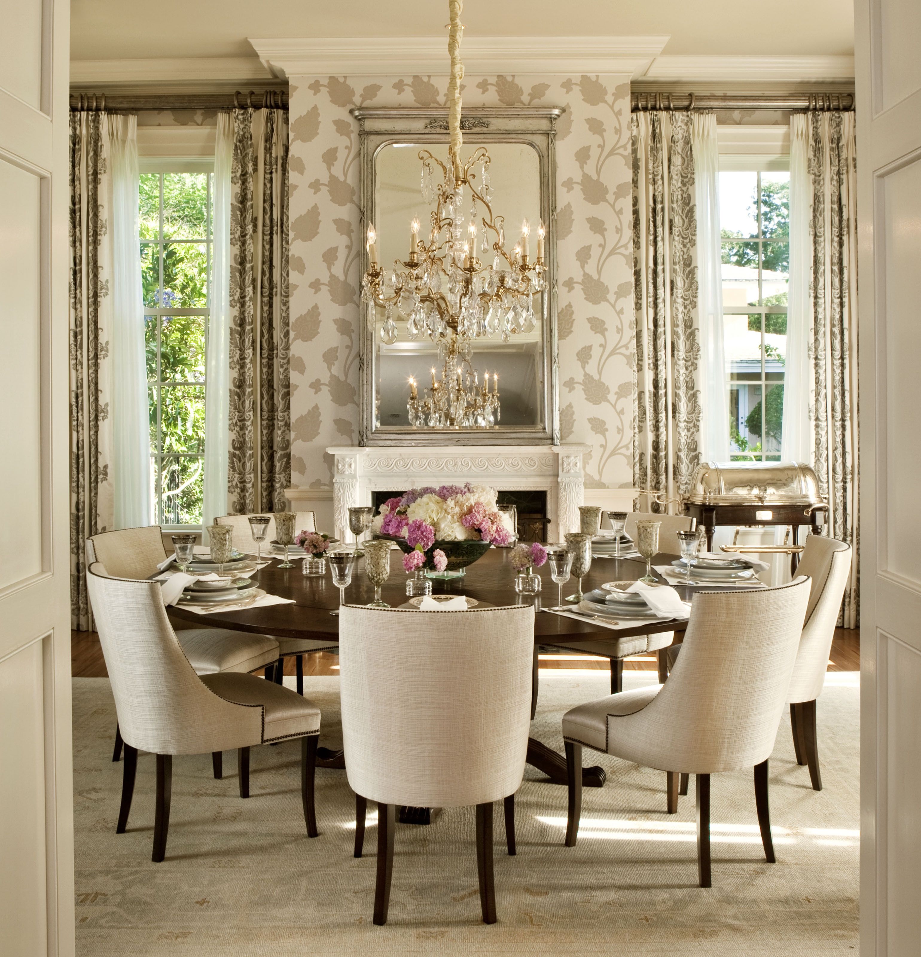 Formal Dining Room With Round Table (View 21 of 30)