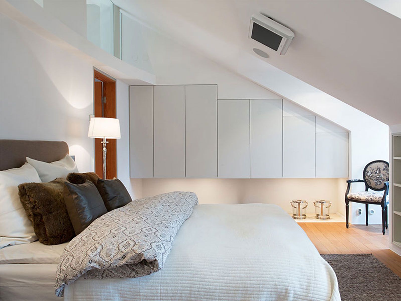 Deluxe Attic Bedroom Interior Design #7734 | House Decoration Ideas