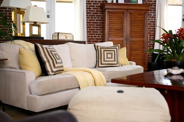 Featured Photo of Elegant Living Room Textiles Ideas
