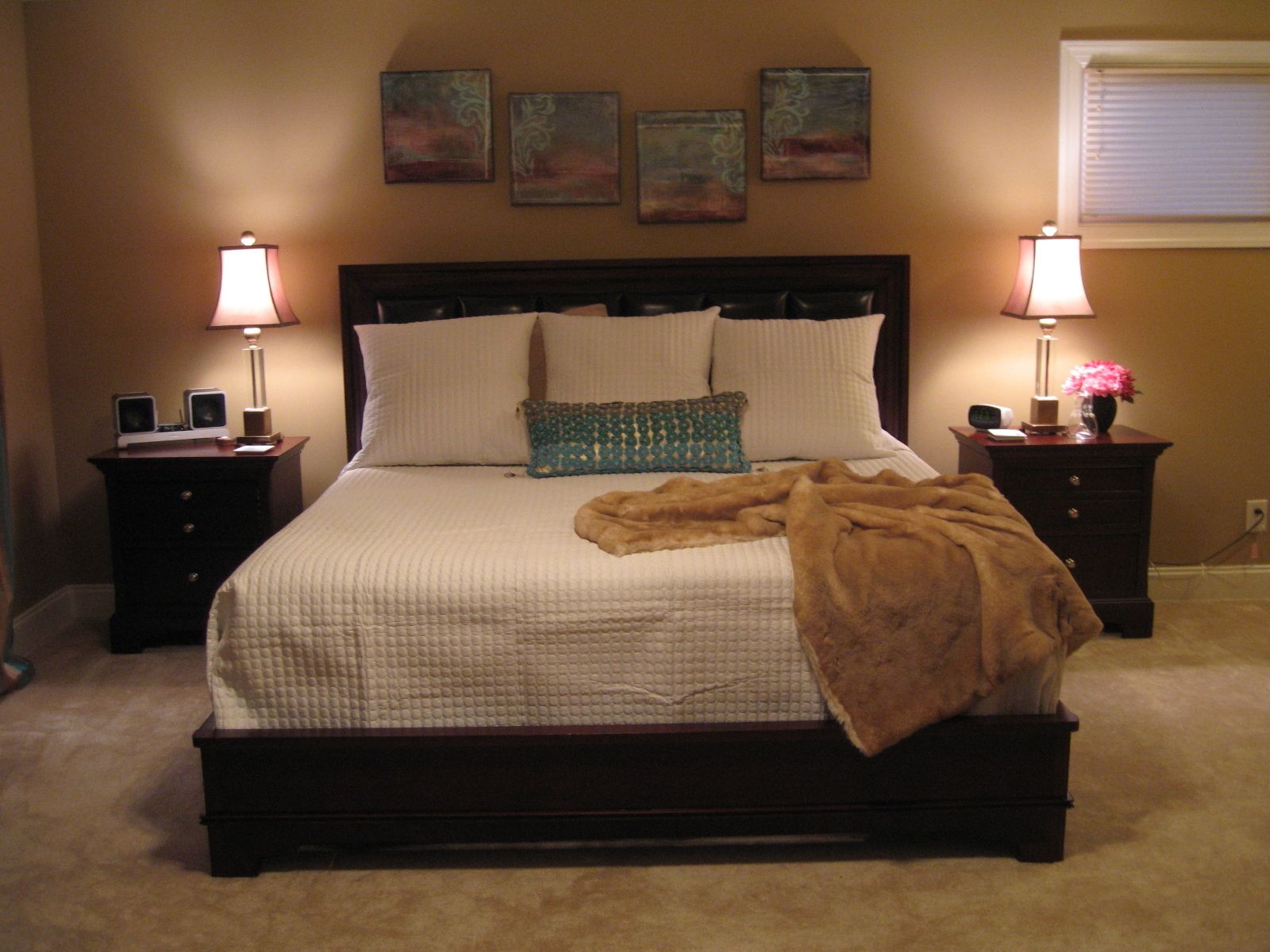 Featured Photo of Popular Simple Bedroom