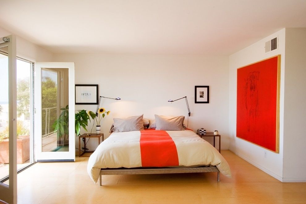 Featured Photo of Red and White Bedroom in Modern Theme