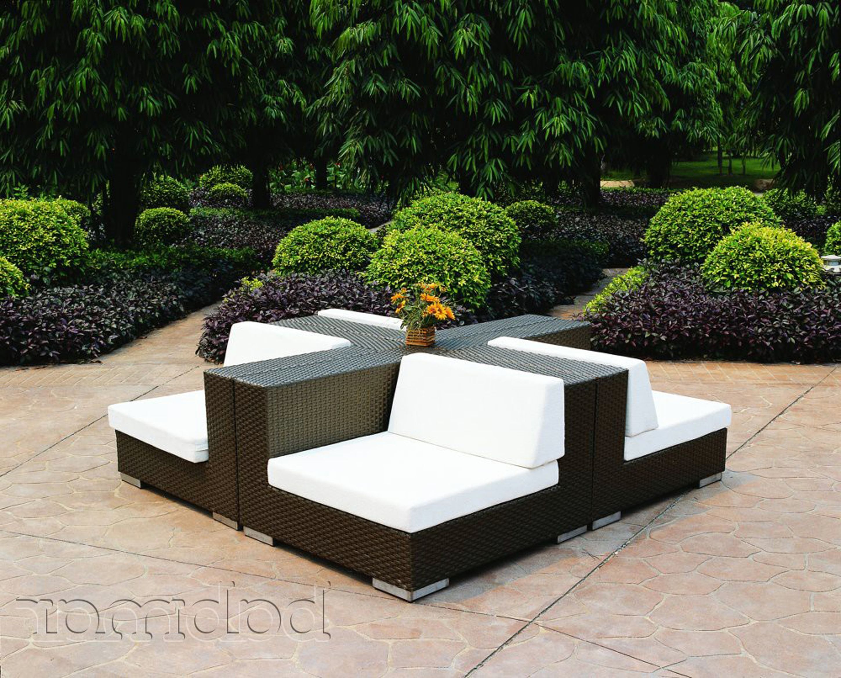Amazing Modern Outdoor Design Idea With Black White Lounge Chair Beautiful Modern Outdoor Design Ideas (View 15 of 28)