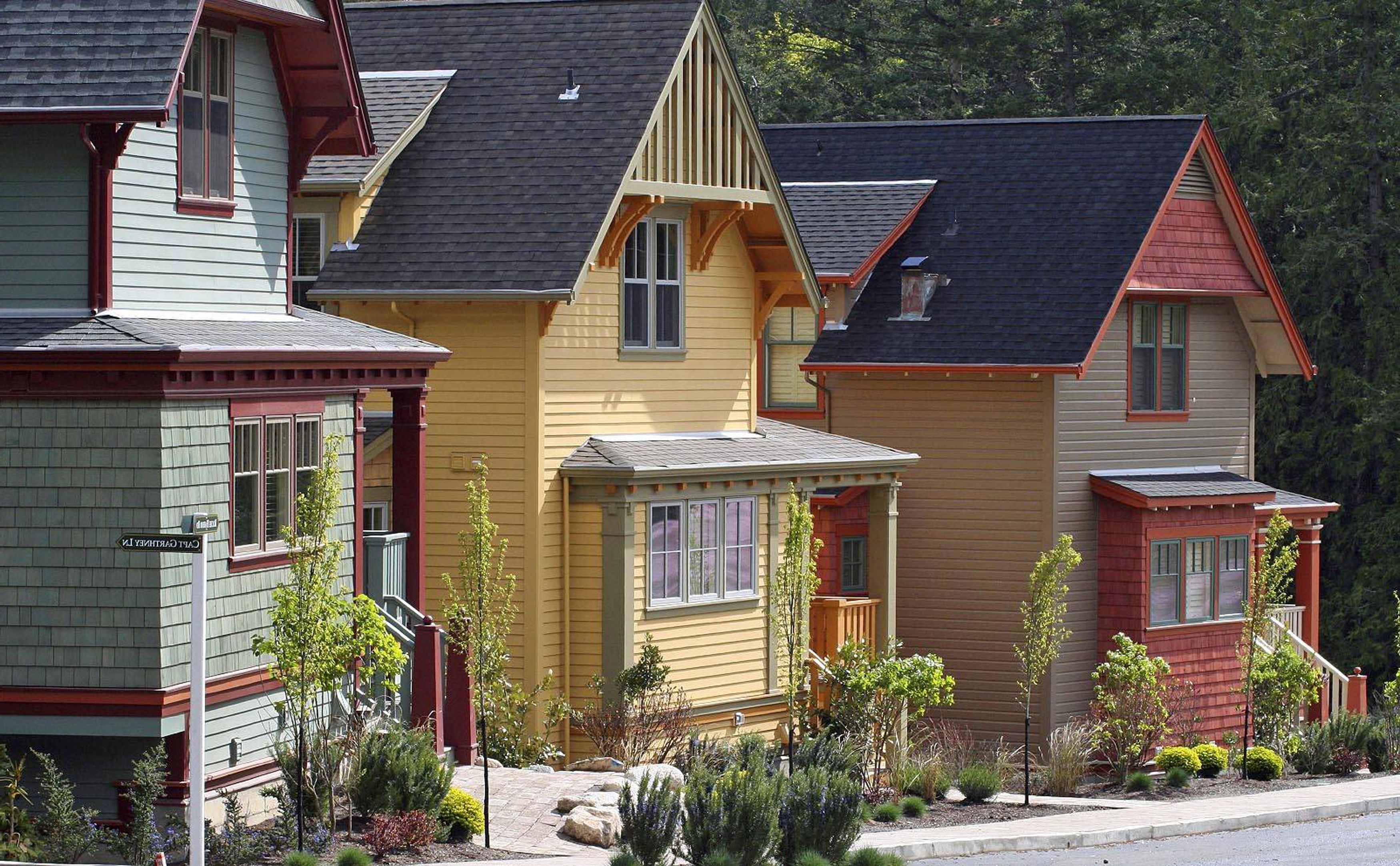 Pretty Spotlight Color Orange And Plum Color House Paint Favorite Home Exteriors Color Ideas (View 17 of 28)