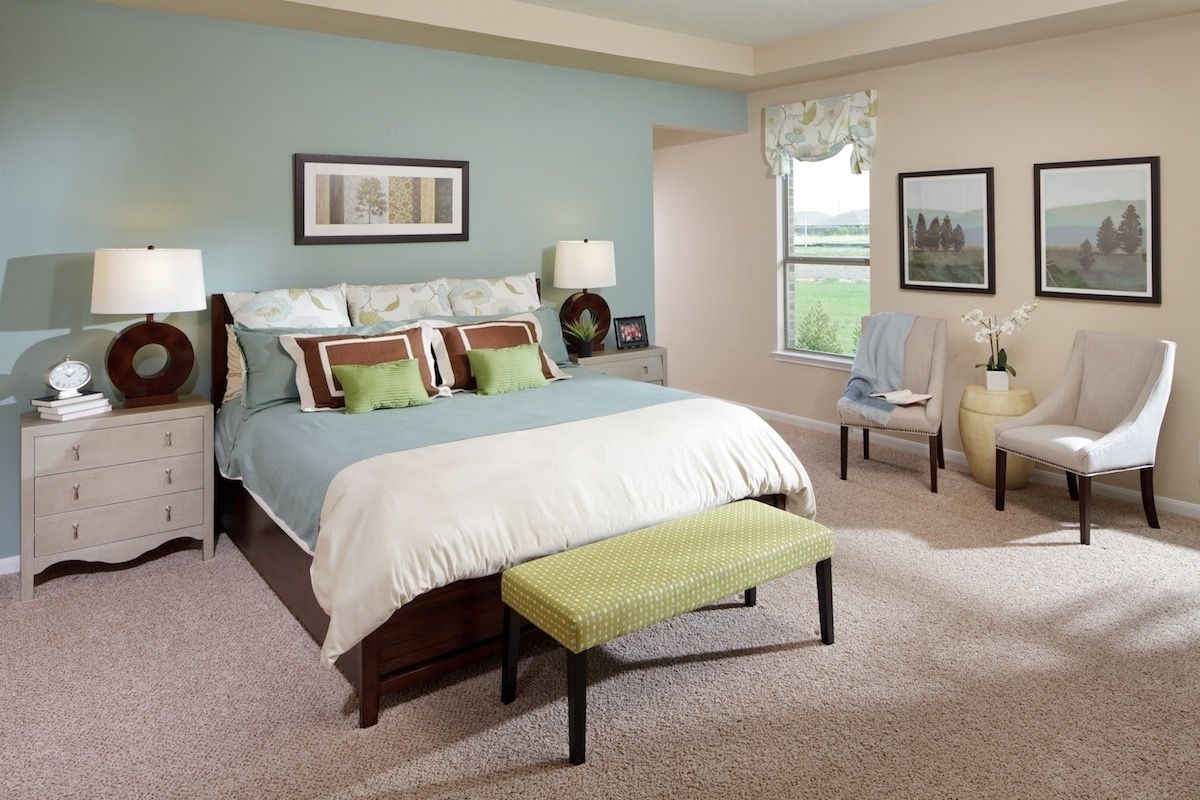 Colorful Country Bedroom Simple Decor (View 11 of 30)