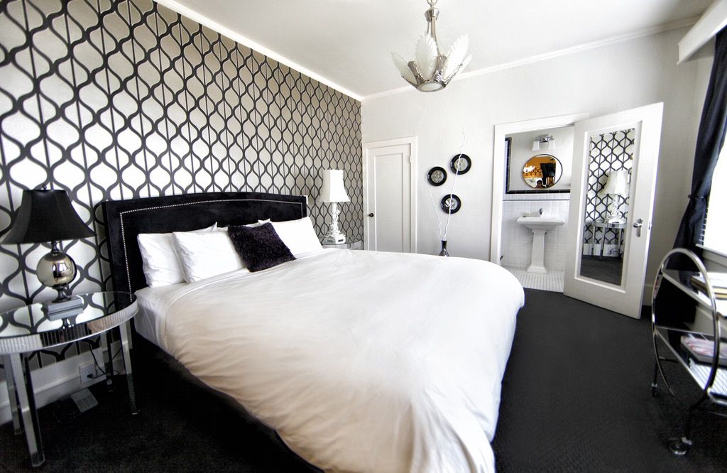 Minimalist Bedroom Ceiling With Zebra Wall Print (View 14 of 32)
