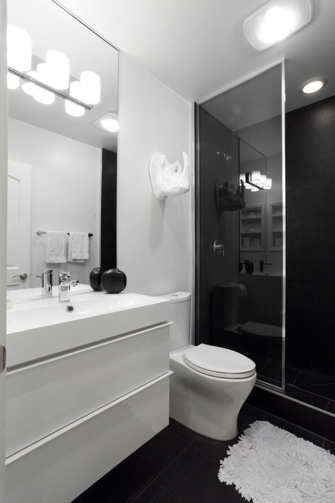 Black And White Apartment Shower In Trendy Design (View 11 of 17)