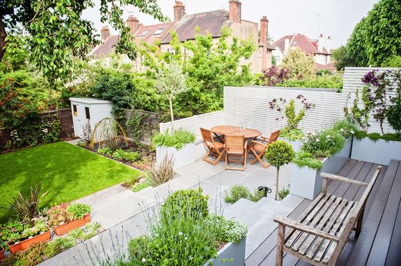 Contemporary Garden Design With Elegant Look