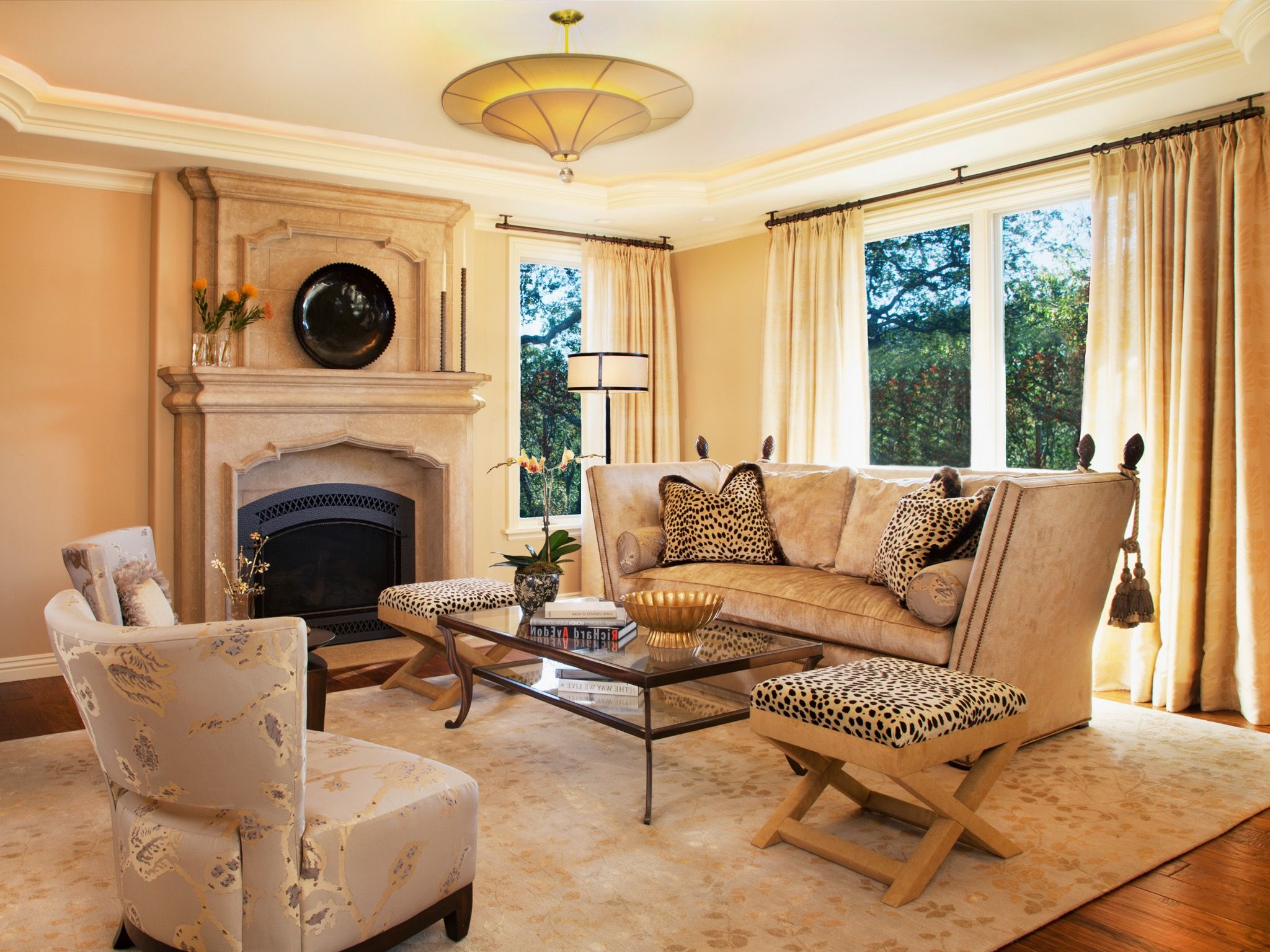Elegance European Living Room With Classic Furniture Style (View 31 of 33)