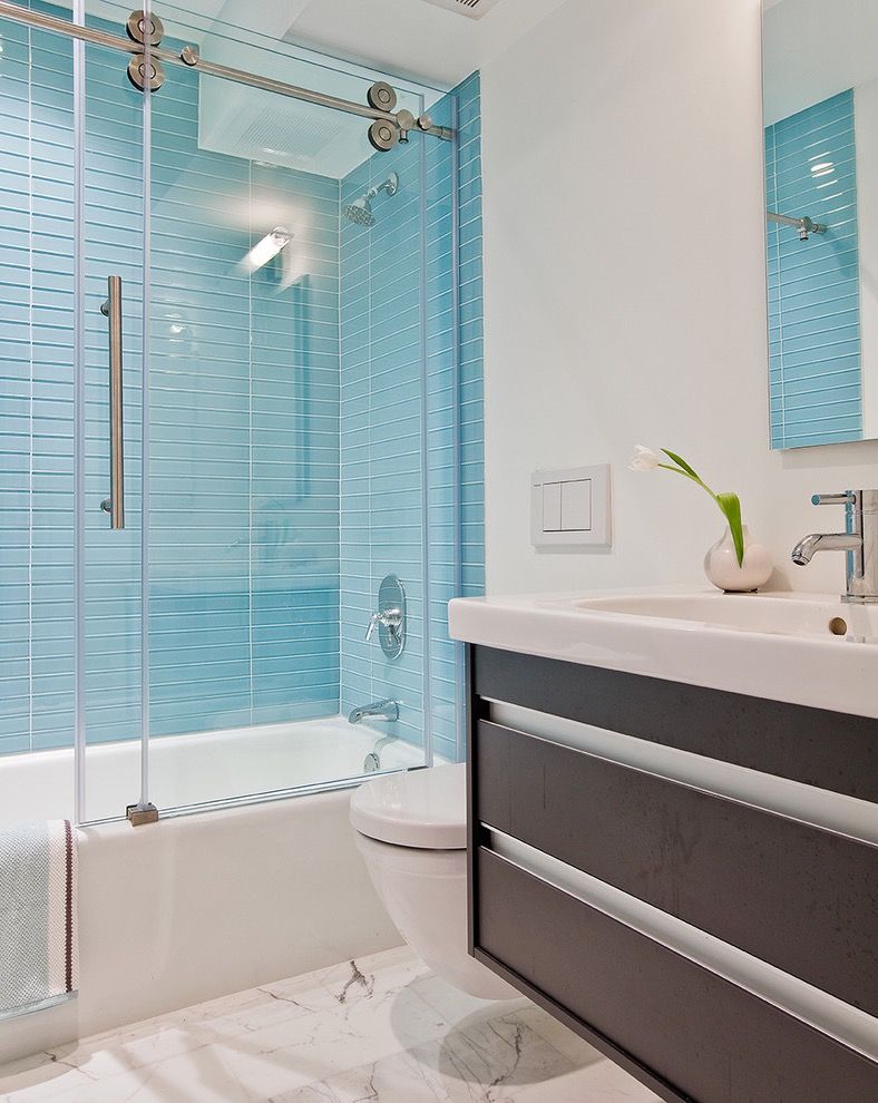 Mid Sized Contemporary Modern Tub And Shower Combo Remodel For Fresh Look (View 18 of 22)