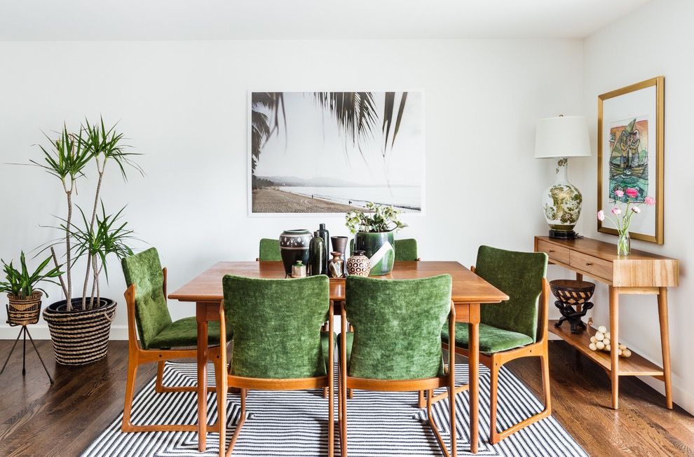 Minimalist Tropical Dining Room With Cozy Furniture (View 10 of 33)