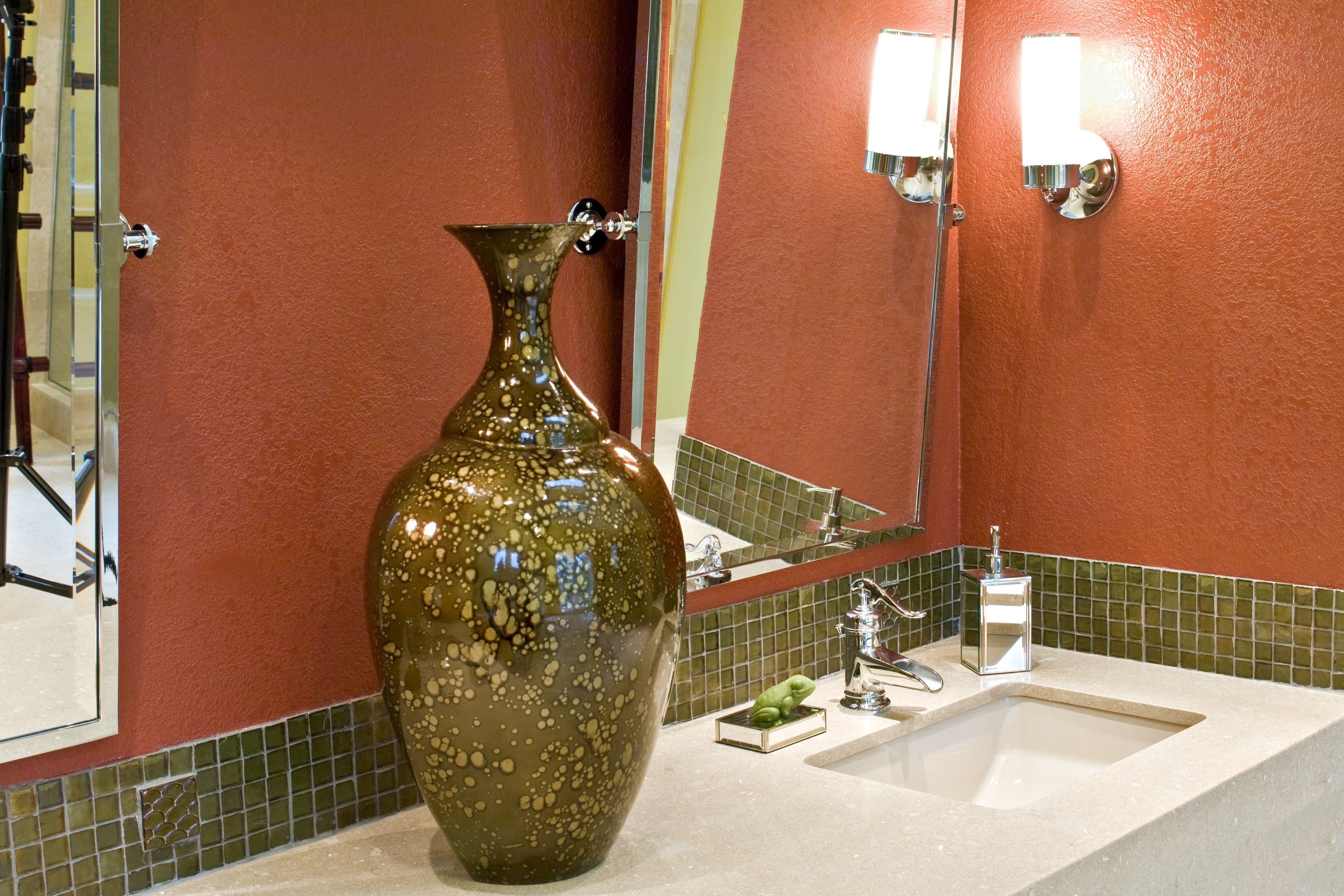 Modern Vase For Bathroom Accessories (View 1 of 14)