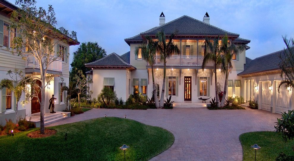 Tropical Exterior For Large Luxury House (View 21 of 33)