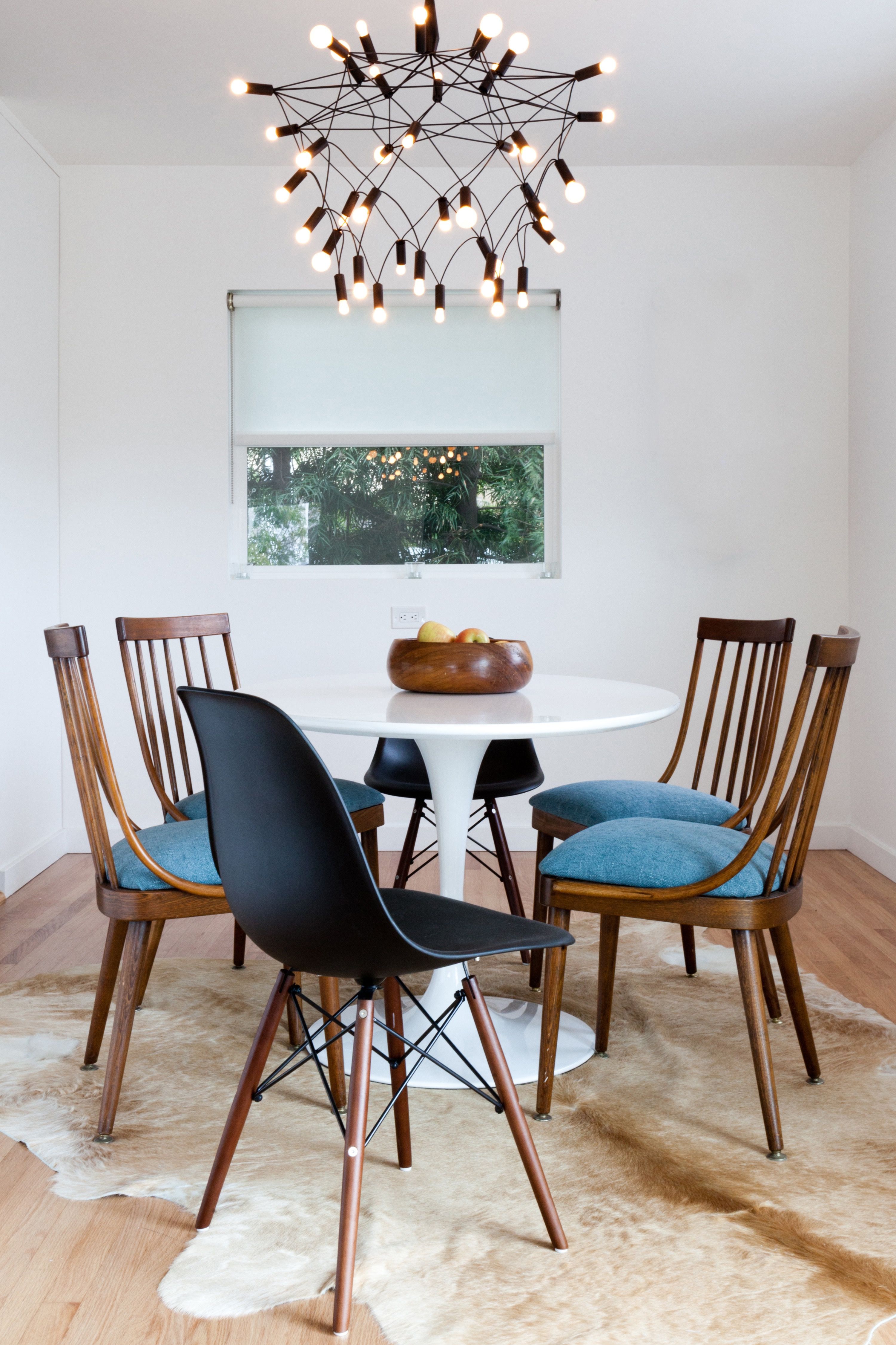 Cozy Modern Dining Room Furniture (View 25 of 42)