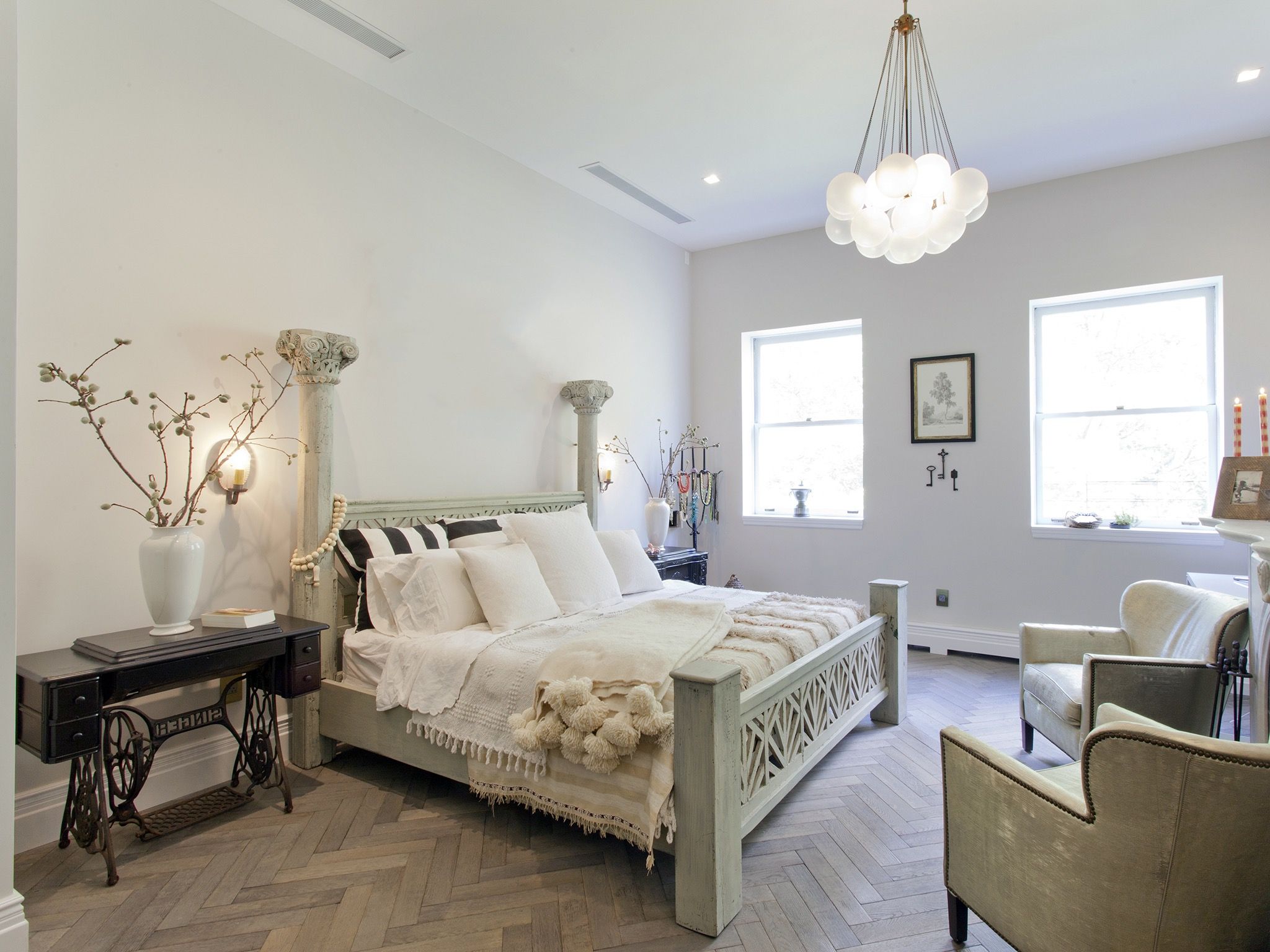 Indian Inspired Bedroom Interior In Neutral Color (View 14 of 30)