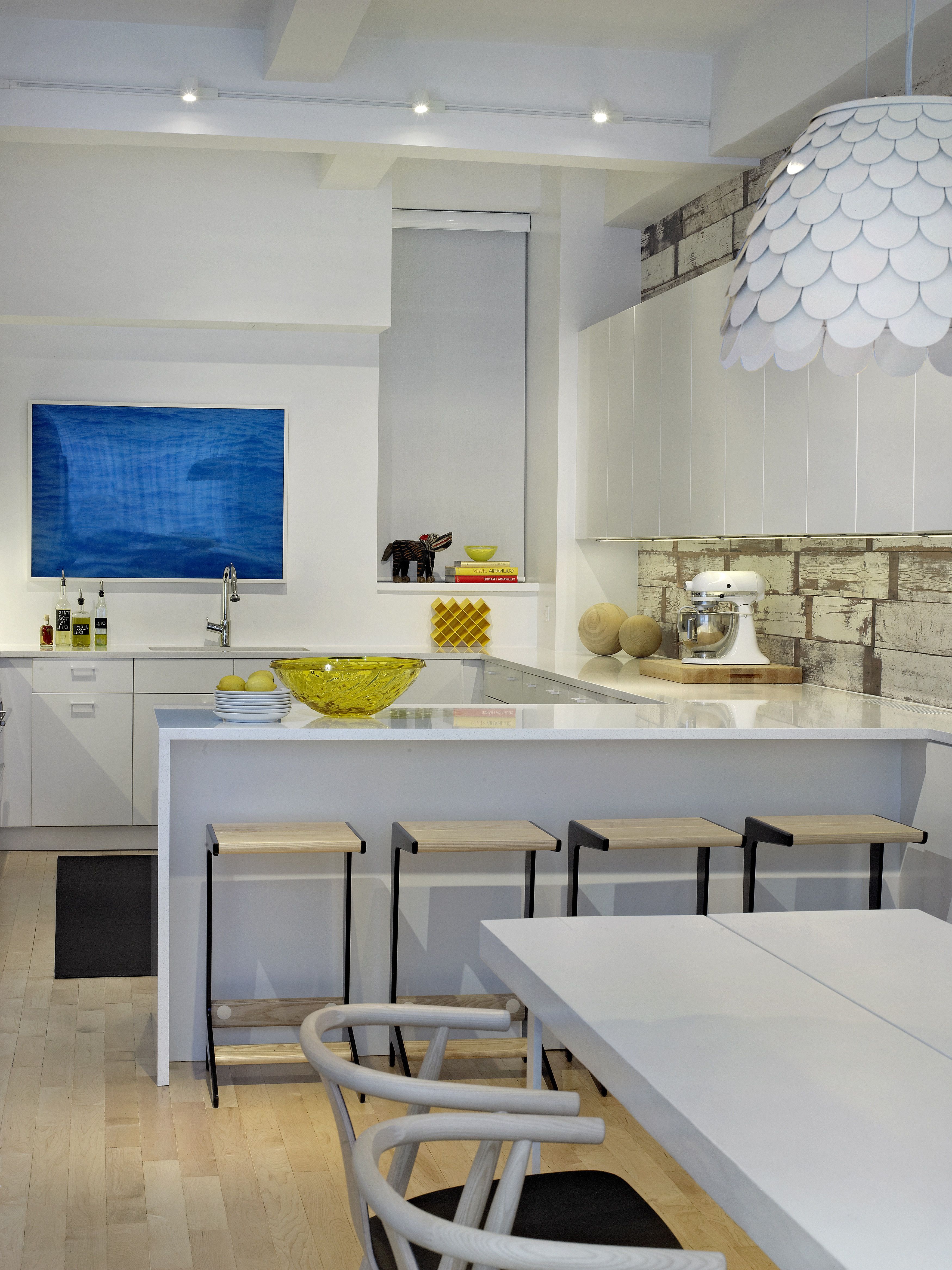 Modern Apartment Kitchen Features Bar Seating (View 25 of 30)