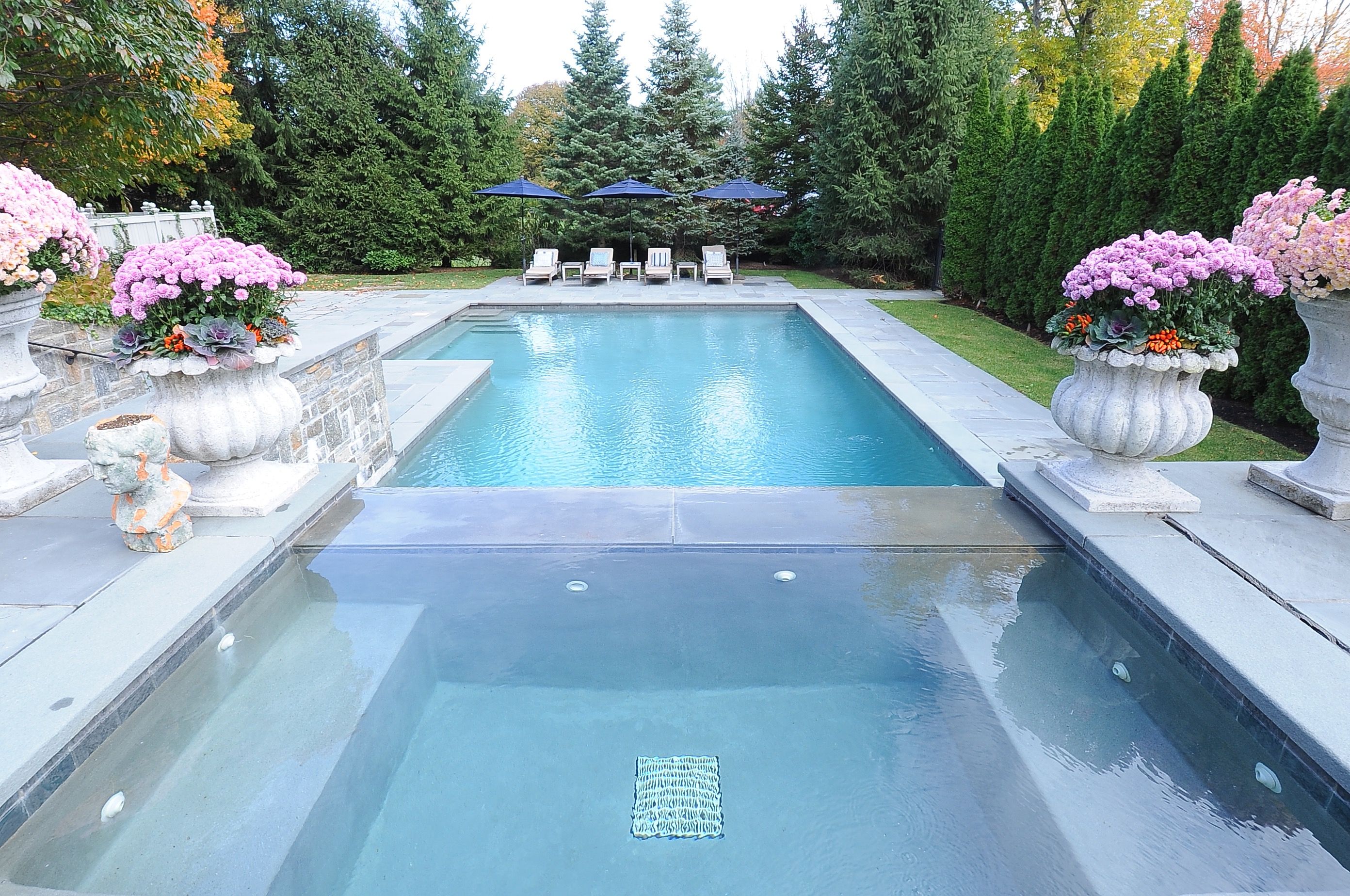 Traditional Swimming Pool Remodel To Modern Infinity Pool (View 19 of 20)