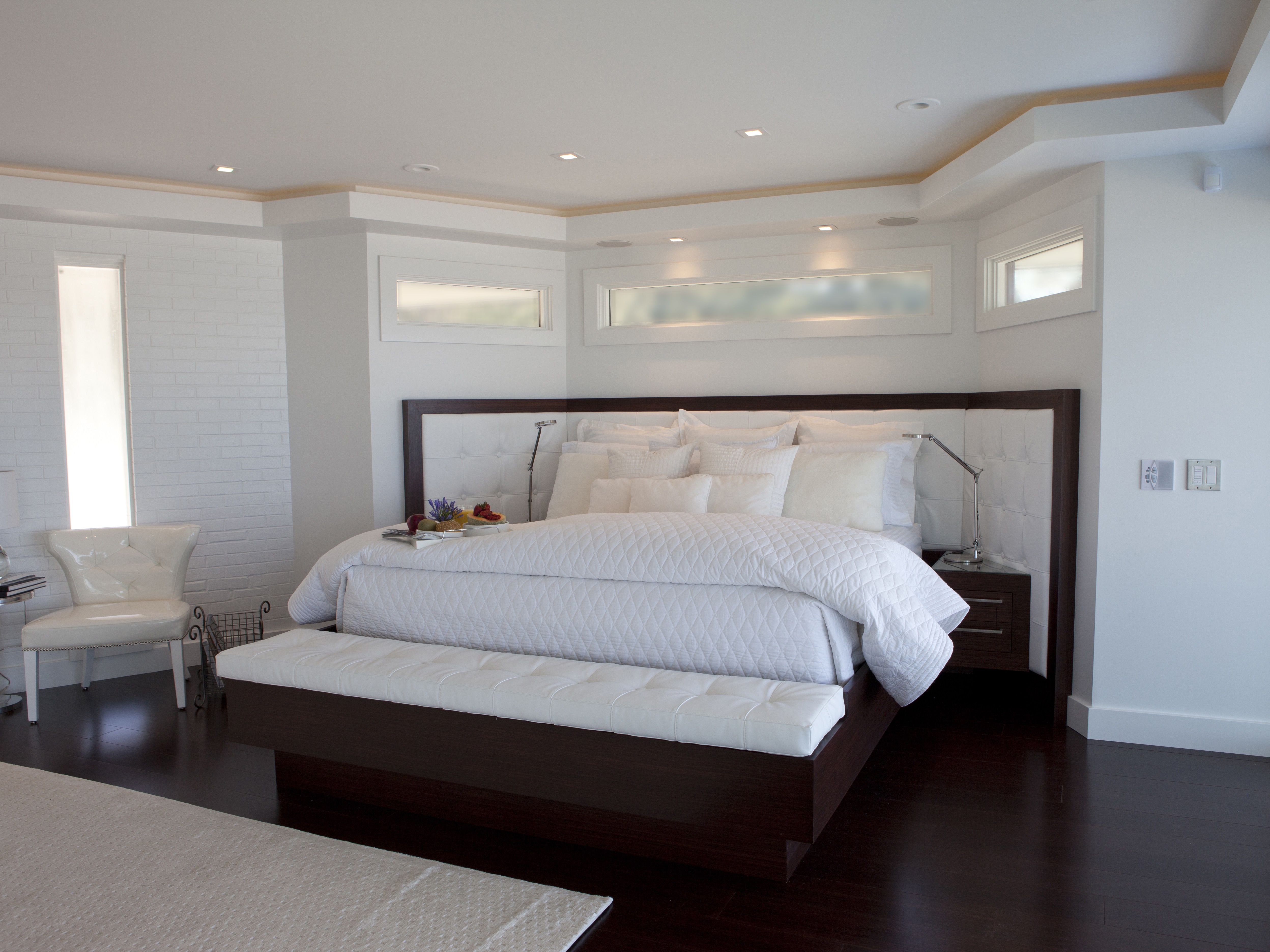 Contemporary Bedroom With Classic Style Furniture (View 20 of 42)