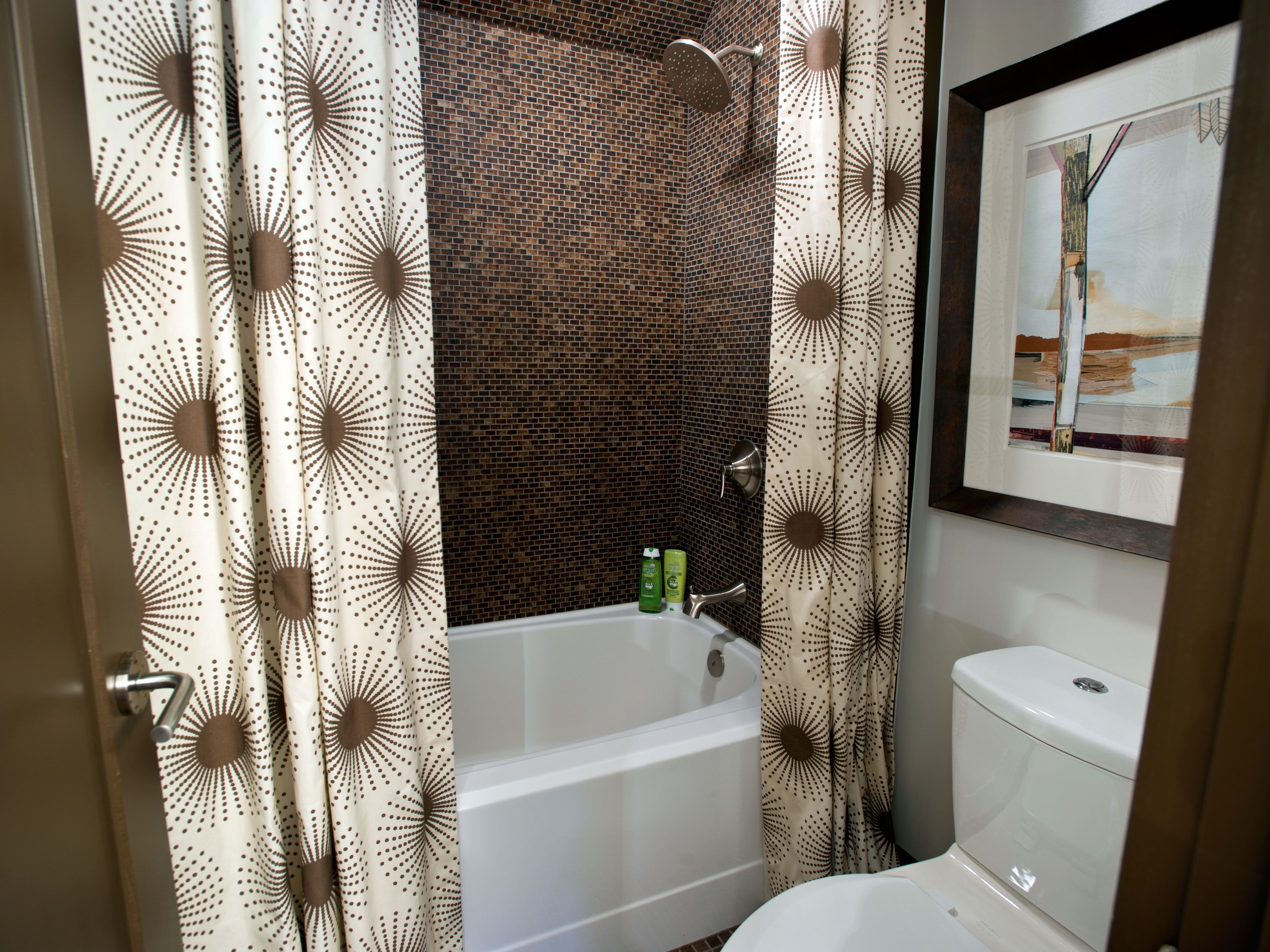Brown Mosaic Tile Wall For Contemporary Bathroom (View 8 of 21)