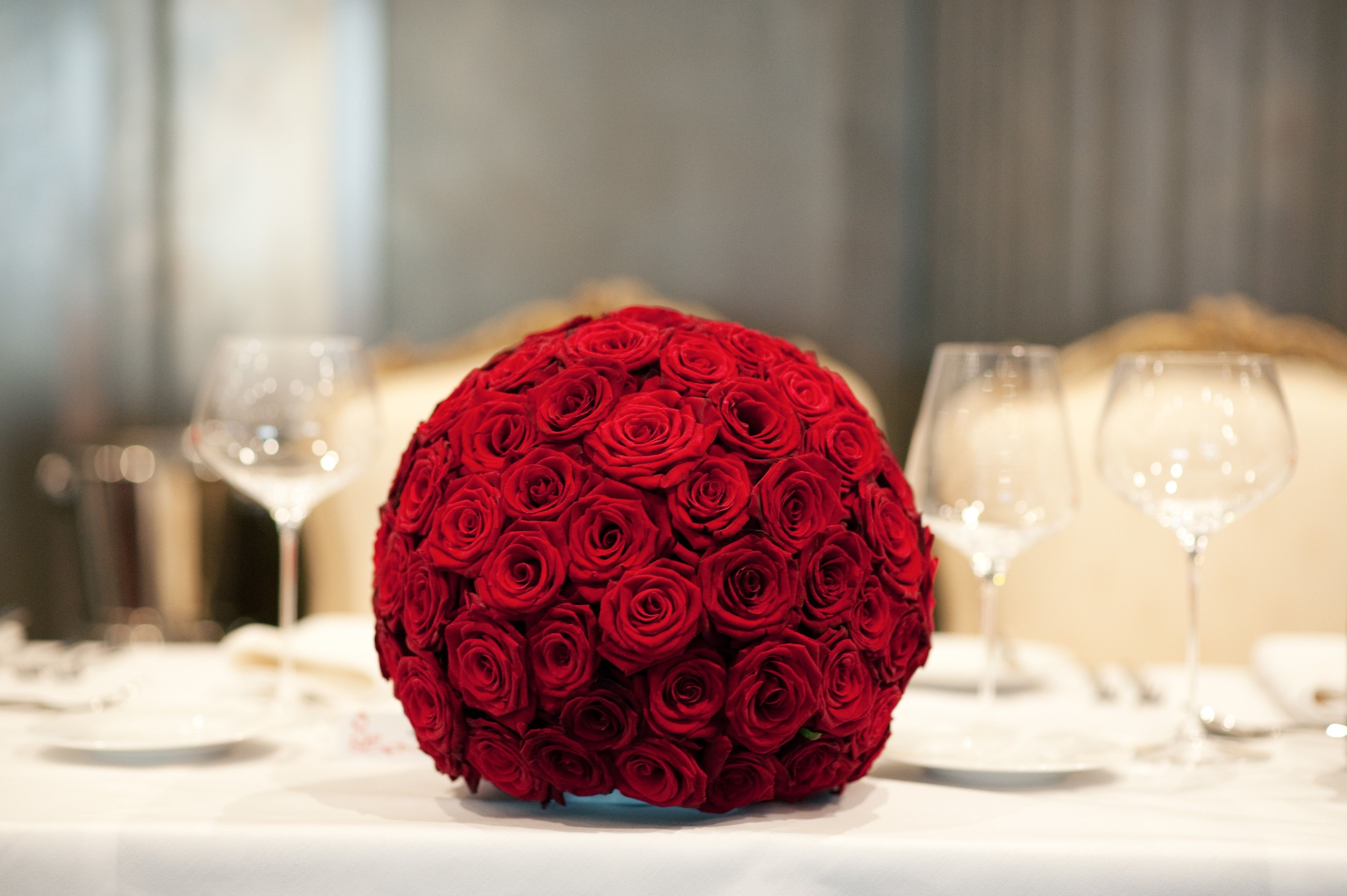 Romantic Red Rose Centerpieces For Wedding Table (View 1 of 15)
