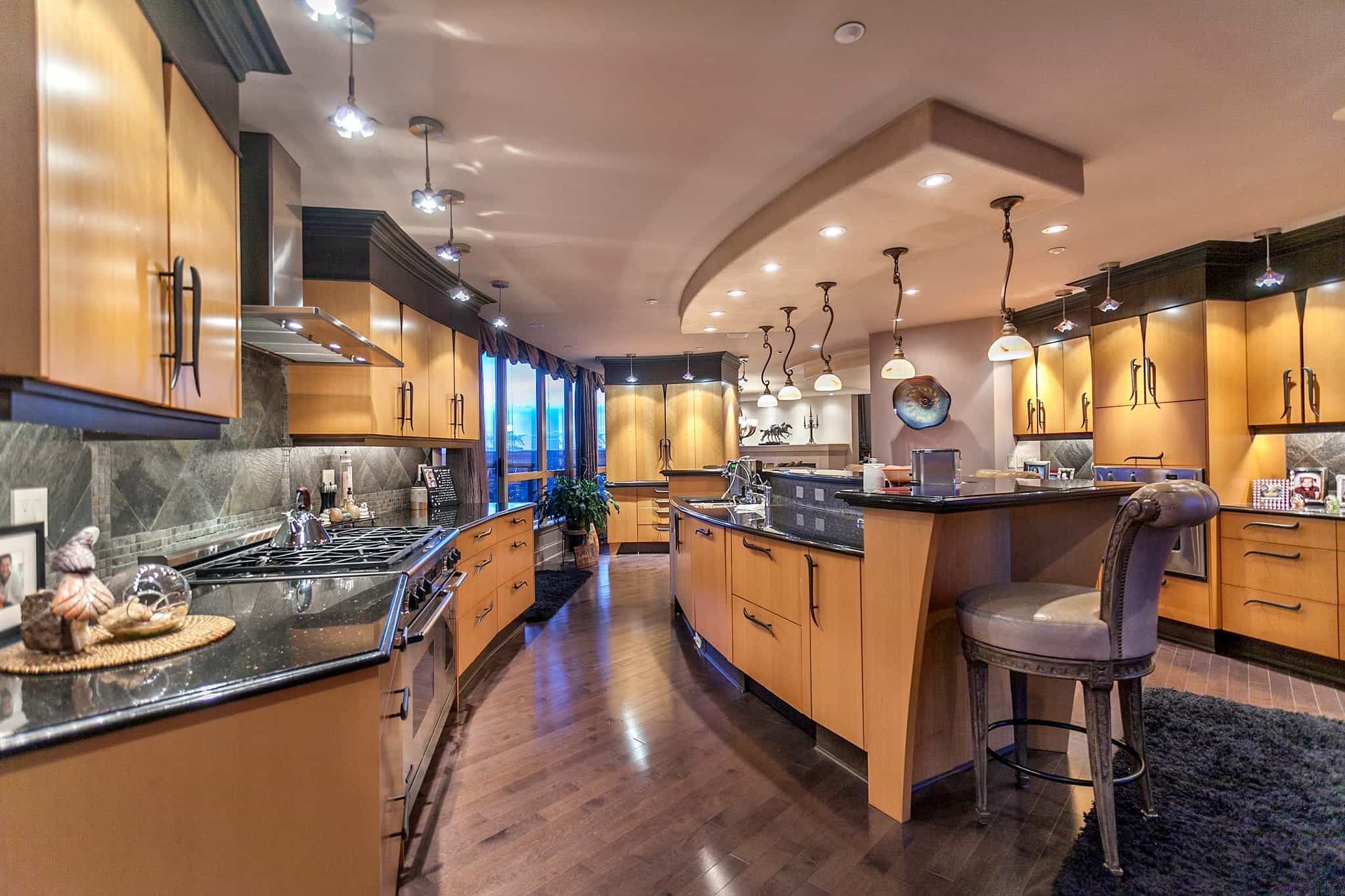 Featured Photo of Kitchen Diner Flooring Ideas