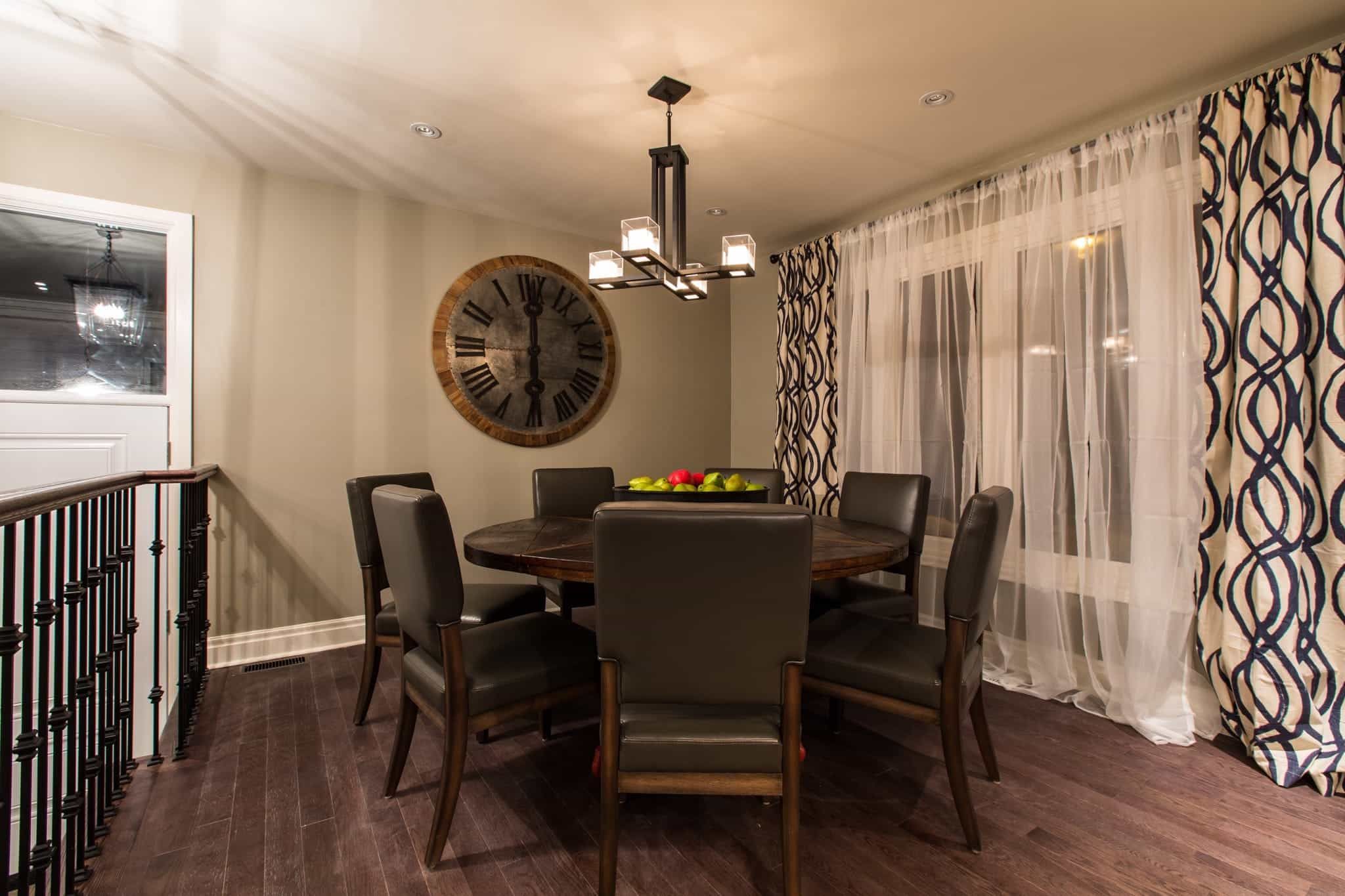 Dining Room With Round Table And Chairs Furniture Sets (View 11 of 25)