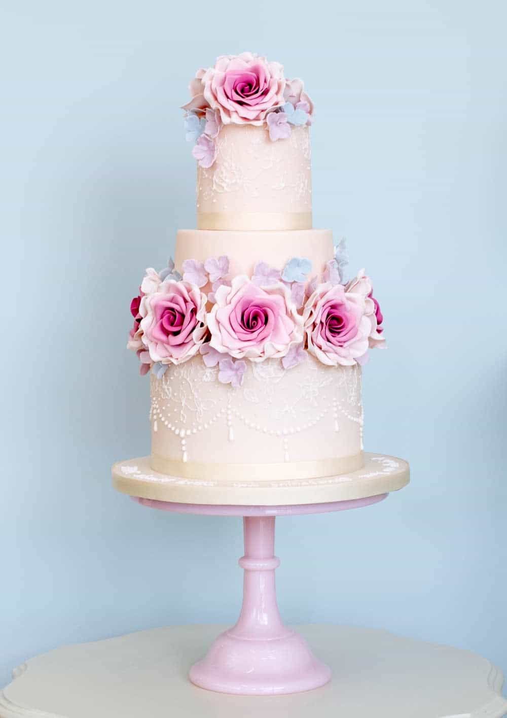 Floral Wedding Cake With Lace Icing (View 22 of 25)