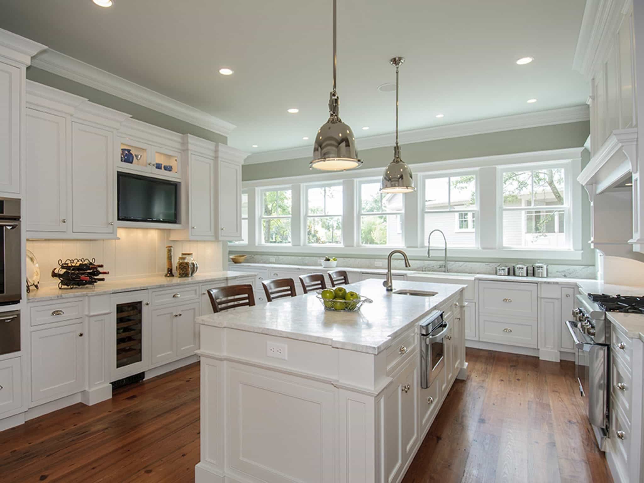 White Cottage Kitchen With Classic Functional Cabinets Design (Photo 16 of 26)