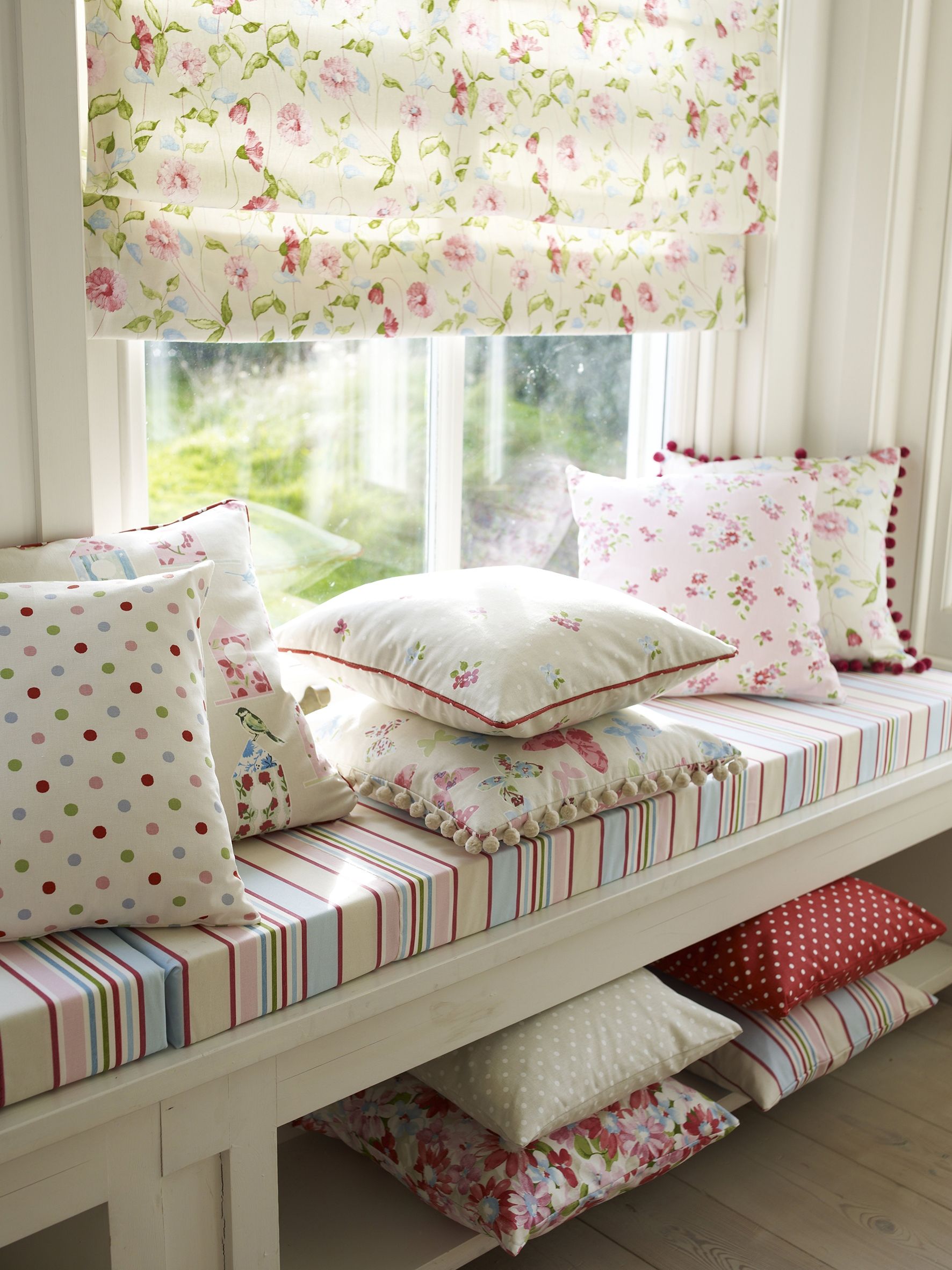 6 Patterned Roman Blinds Perfect For Easter Roman Blinds Blog Inside Floral Roman Blinds (Photo 2 of 15)