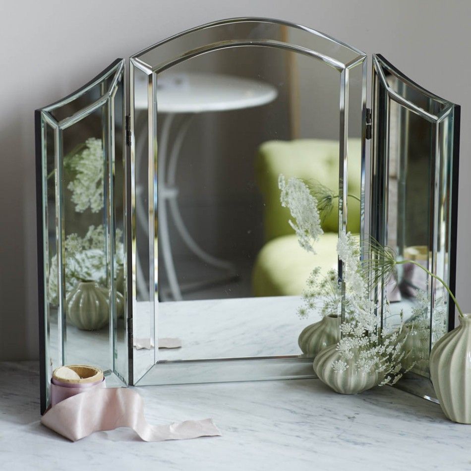 Featured Photo of Free Standing Dressing Table Mirror