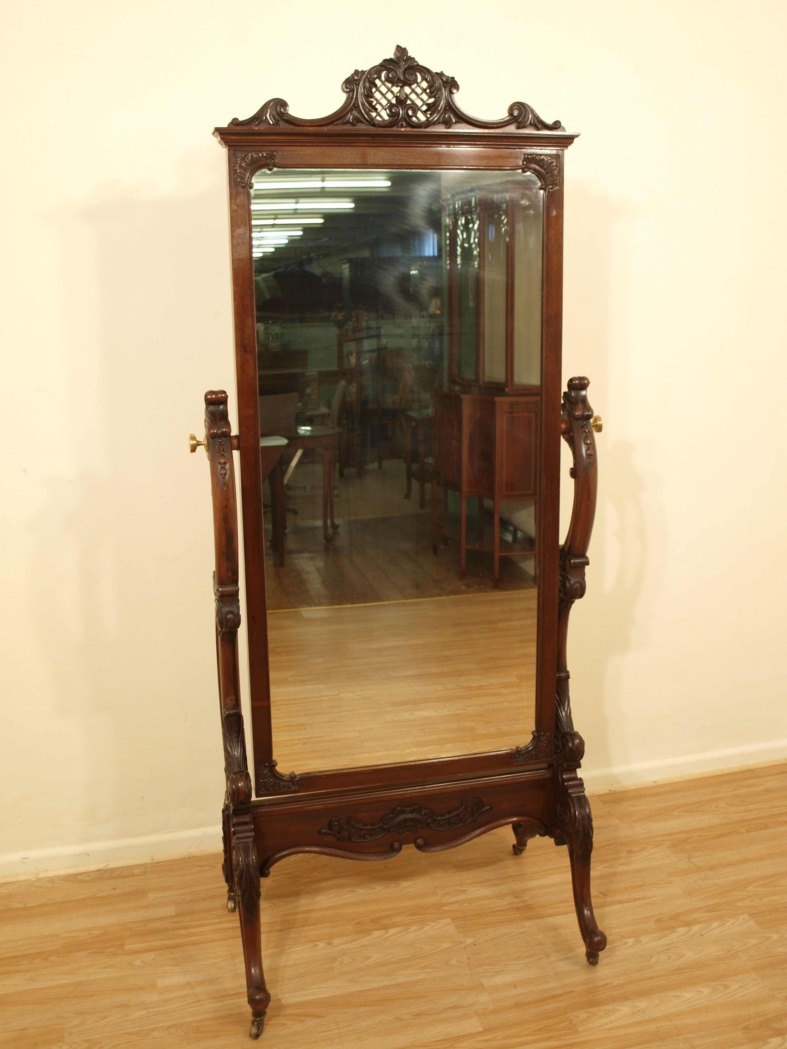 Antique Mirror Stand Best Antique 2017 Throughout Vintage Free Standing Mirror (View 12 of 15)