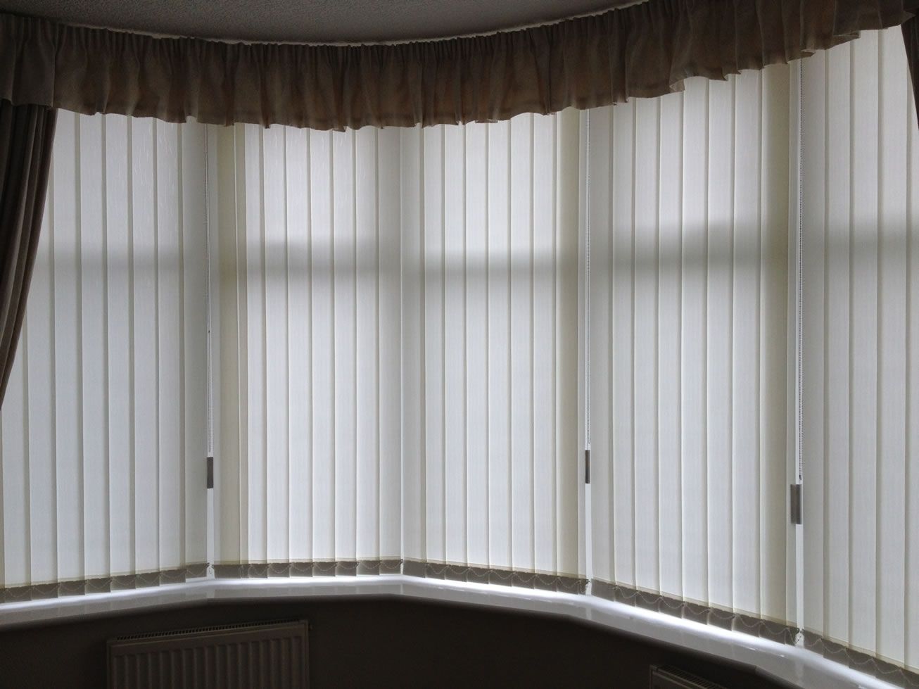 Curtains For Blinds For Bay Windows Afrozep Pertaining To Bay Window Blinds And Curtains (View 5 of 15)