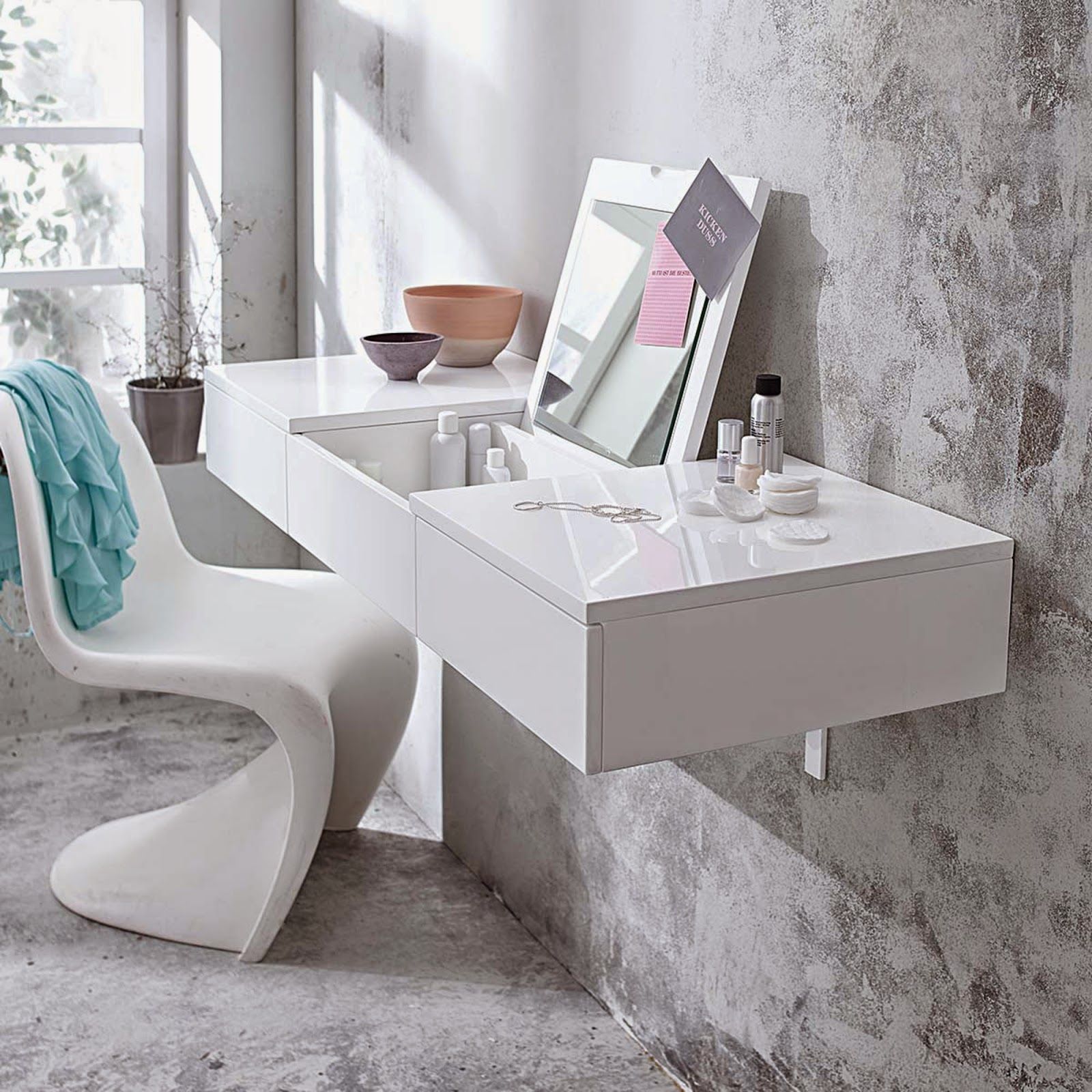 Dressing Table With Mirror On Wall In Decorative Dressing Table Mirrors (View 9 of 15)