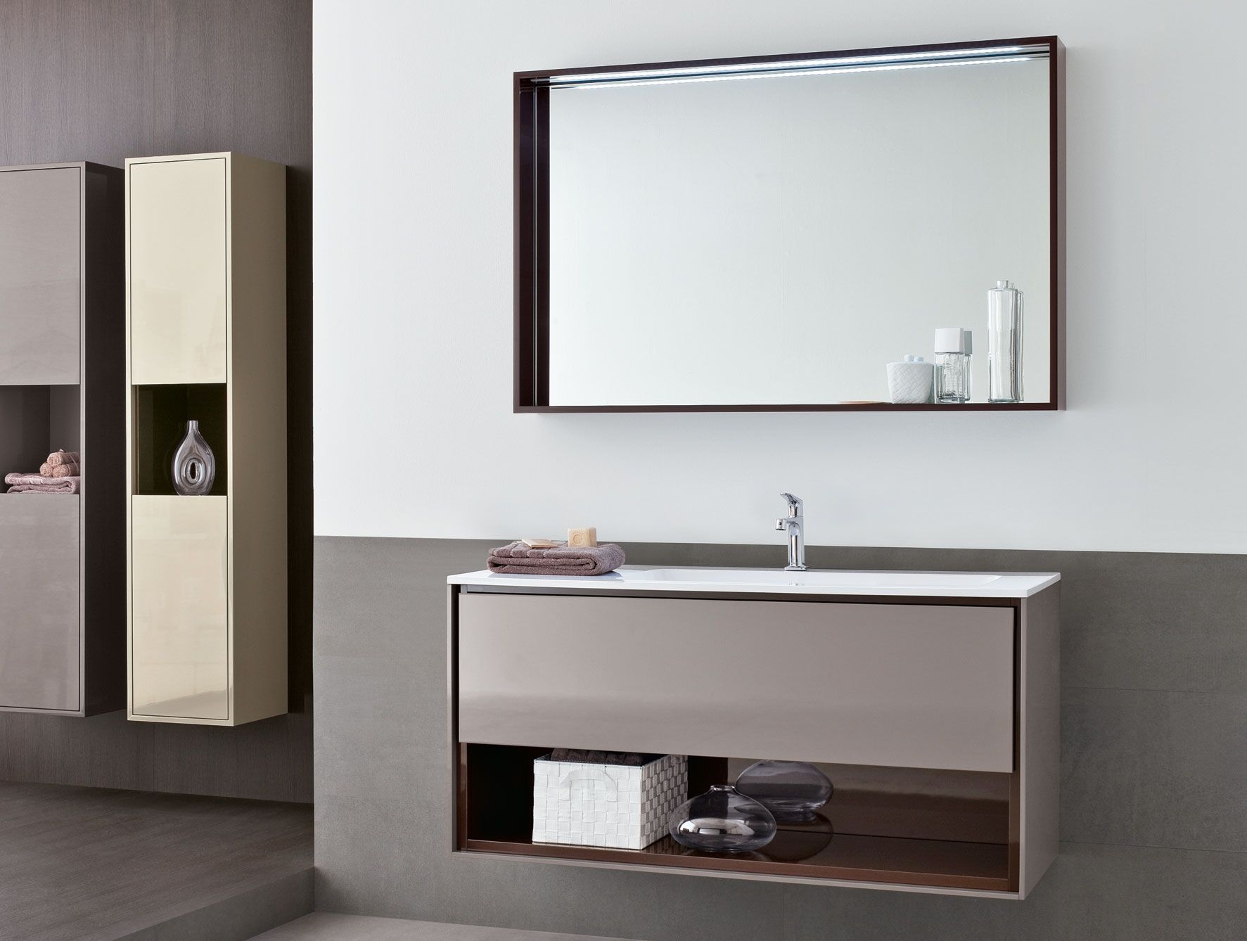 Frameless Bathroom Mirrors Round White Washbasin Mixed Black Doff Regarding Large Square Mirror (View 10 of 15)