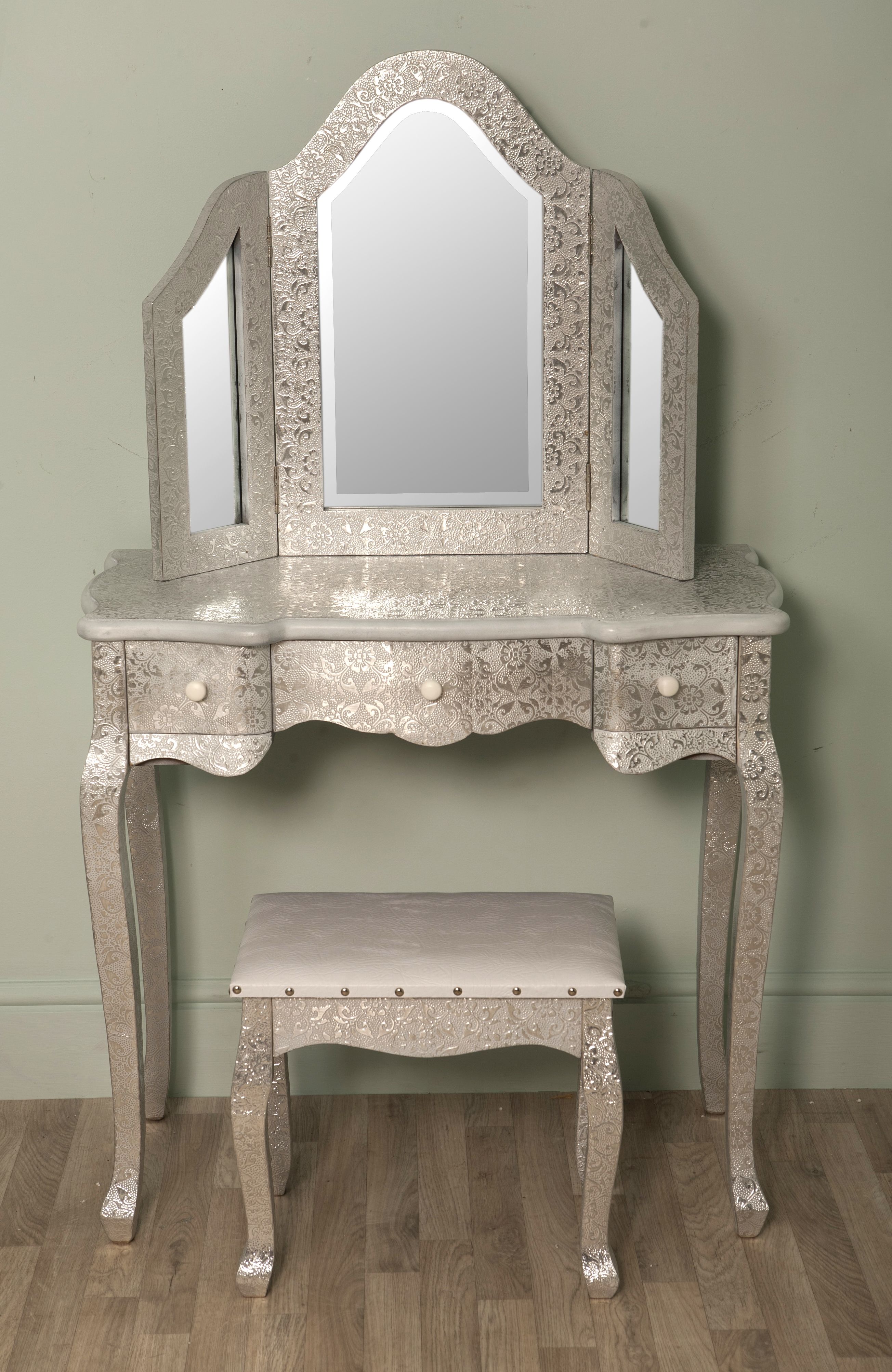 Home Inspiration Page 14 Vintage Vibe Inside Ornate Dressing Table Mirror (View 11 of 15)