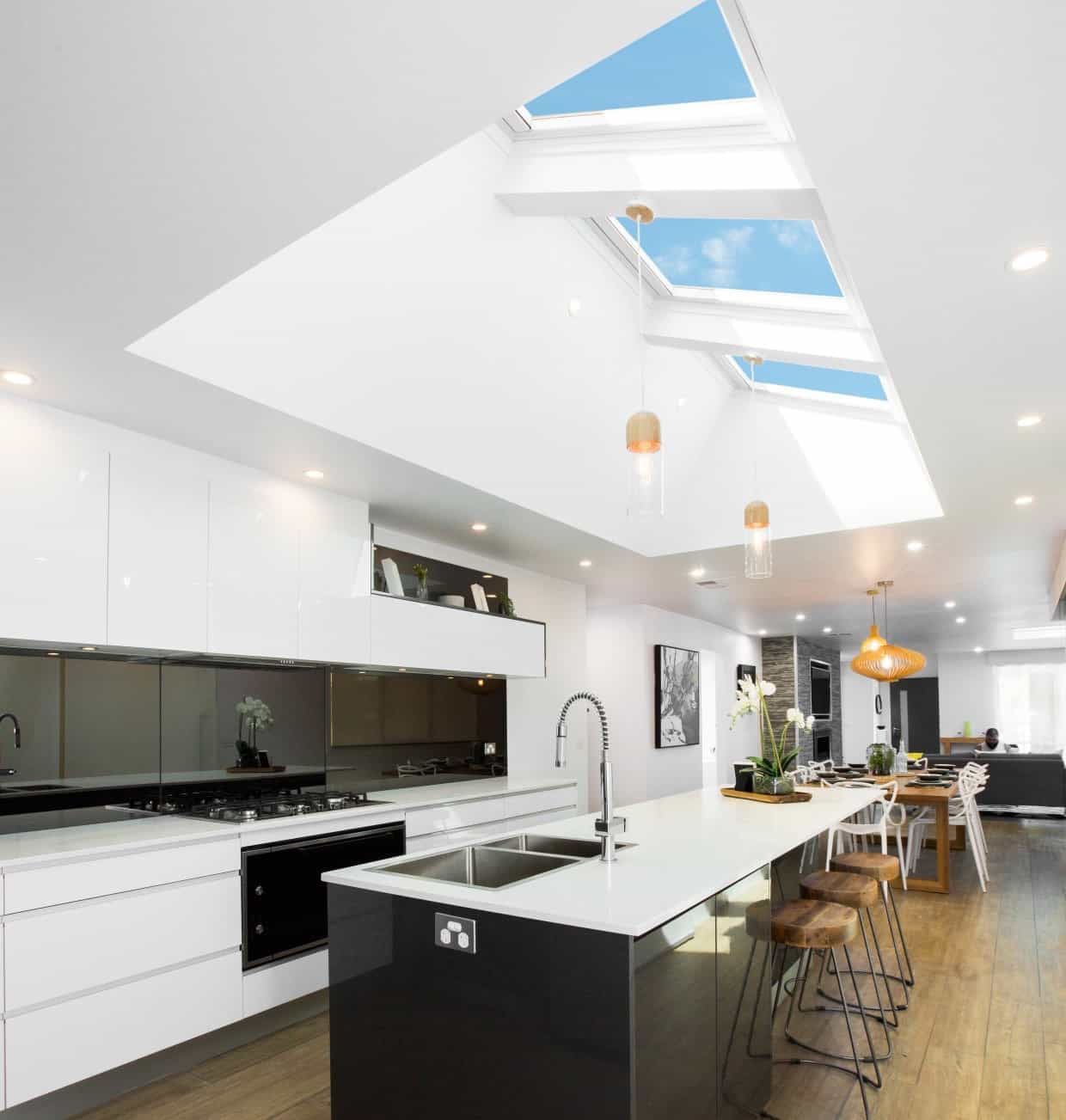 Horizontal Skylights Design For Modern Kitchen (View 24 of 25)