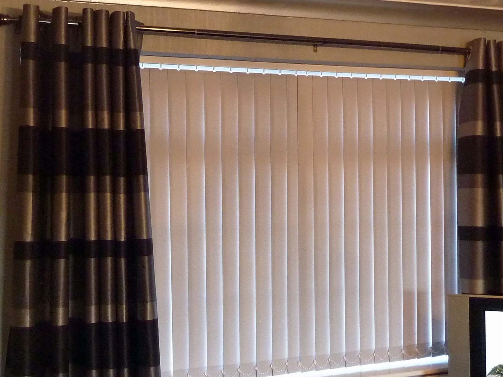How To Hang Blackout Curtains Over Blinds Best Curtains 2017 Inside Blackout Curtains And Blinds (View 9 of 15)