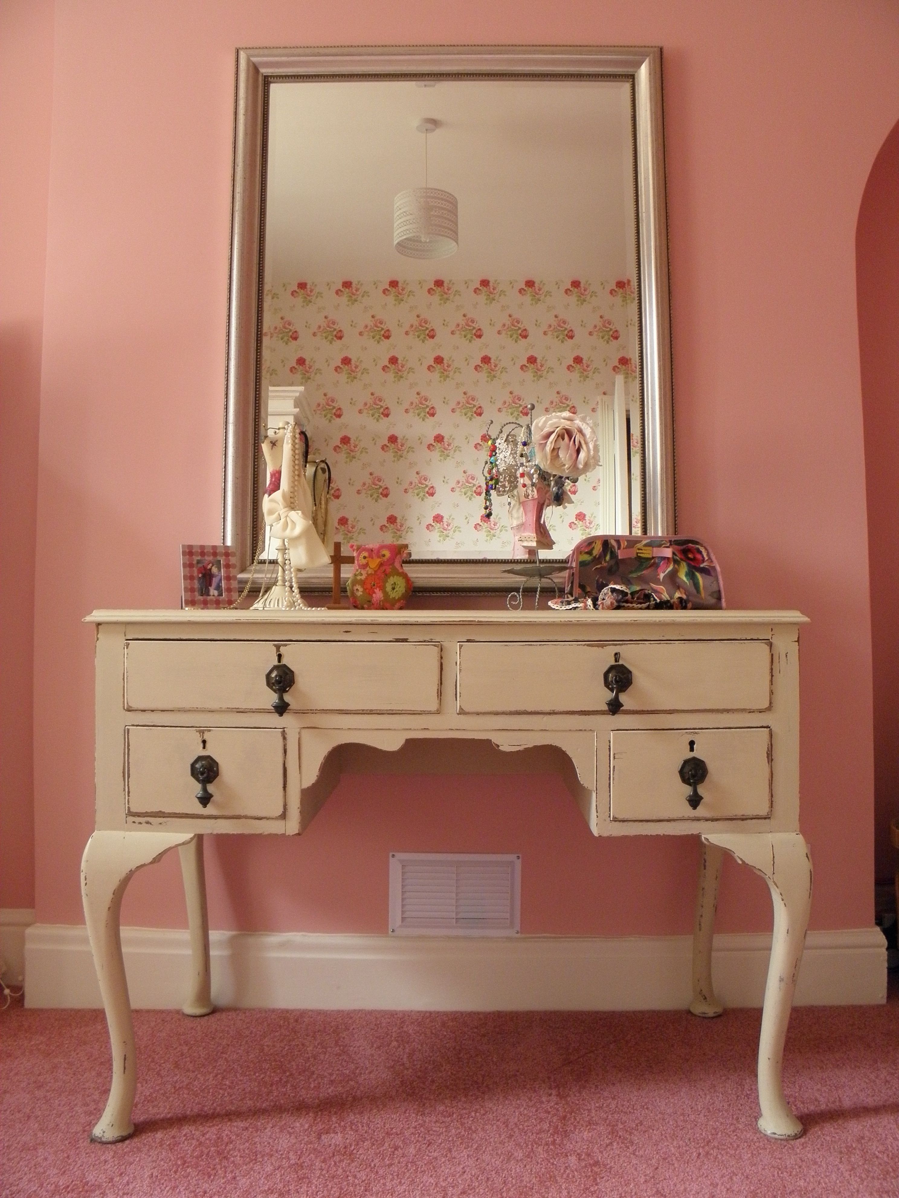 Lovely White Wooden Single Mirror Dressing Tables With Rustic Throughout Decorative Table Mirrors (View 8 of 15)