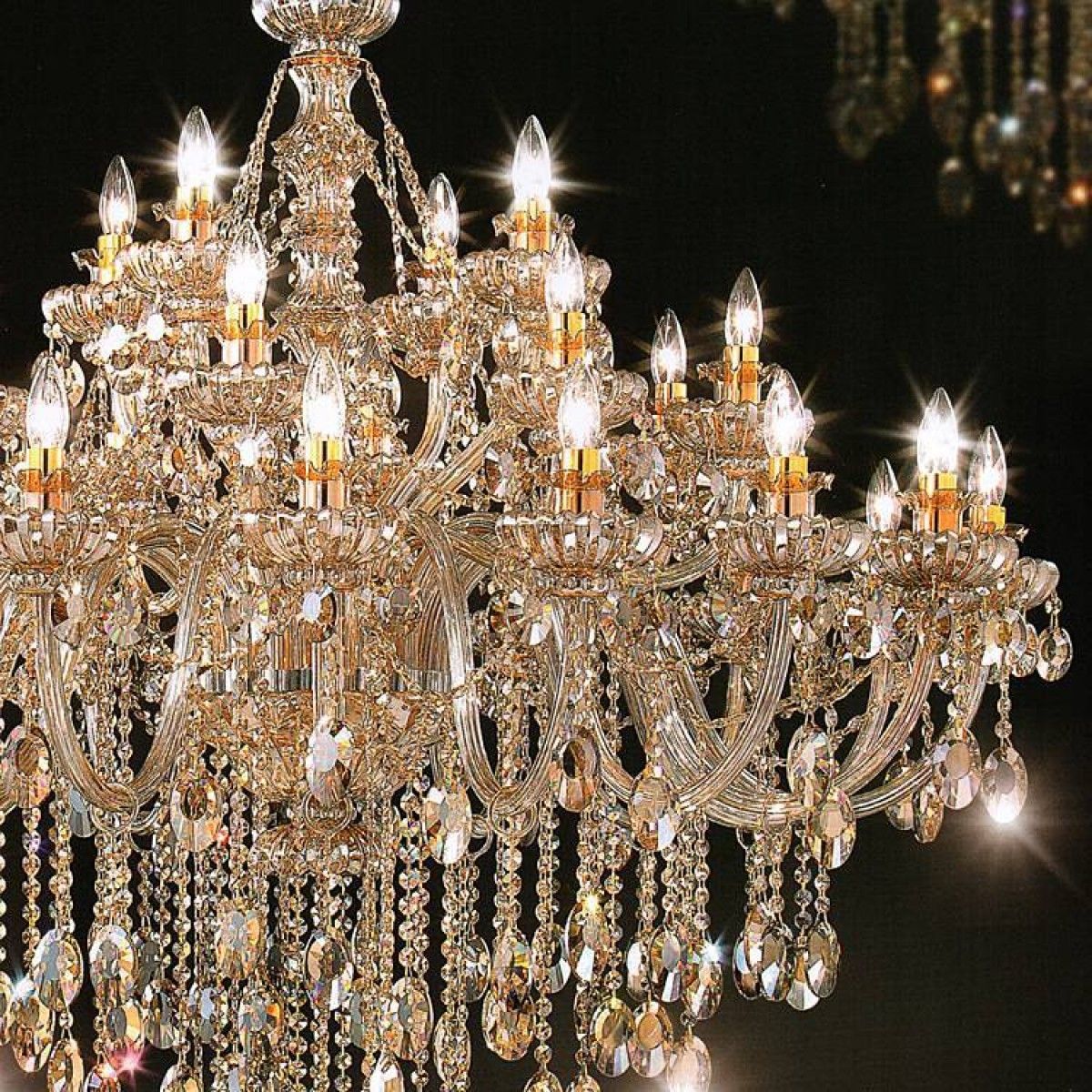 Queen Royal Victoria Of Uk 27l 2 Tiers Extra Large Over Size K9 In Extra Large Crystal Chandeliers (View 10 of 15)