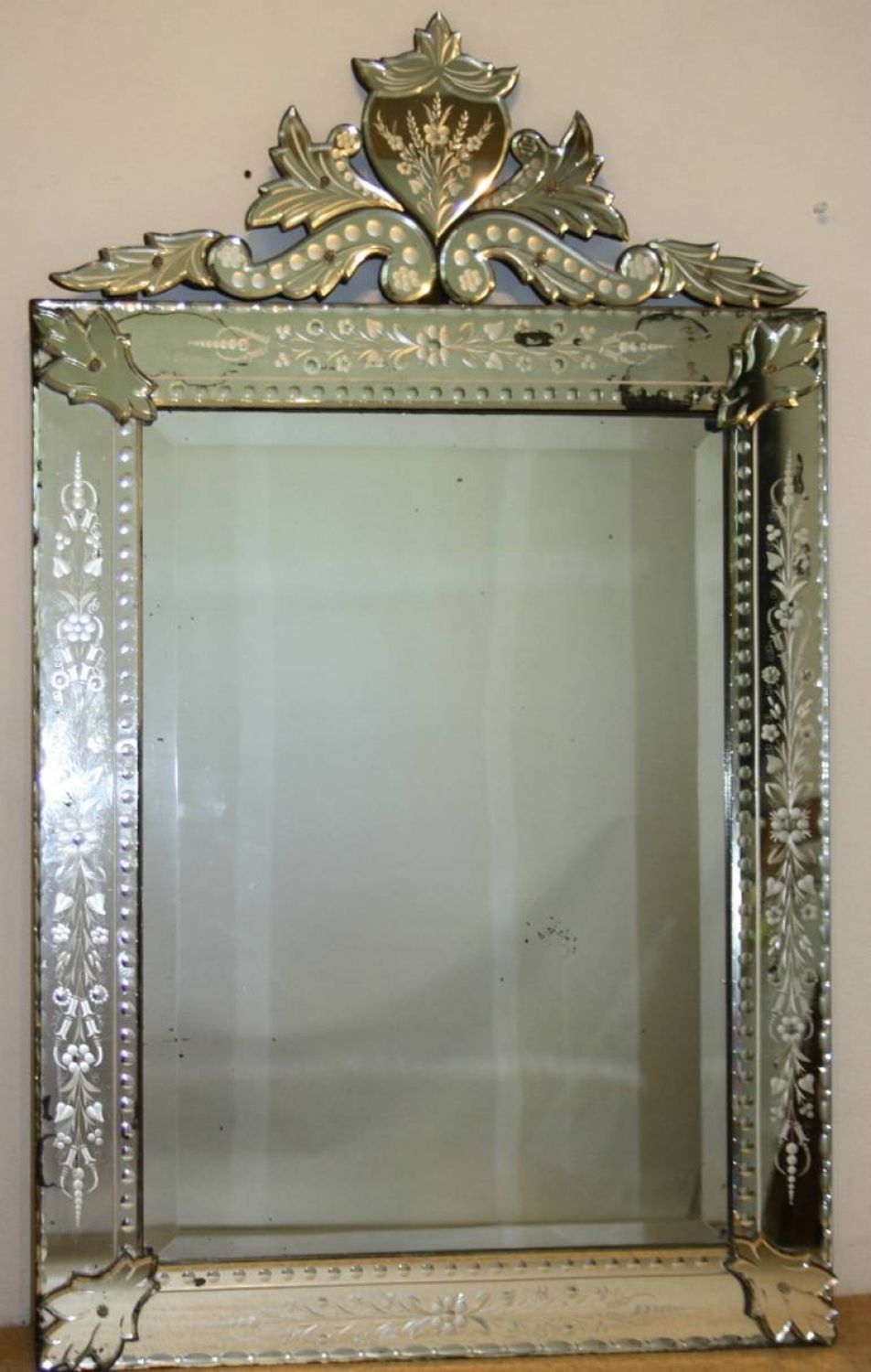 Rectangular Venetian Mirror With Cartouche Venetian Mirrors Inside Rectangular Venetian Mirror (View 6 of 15)
