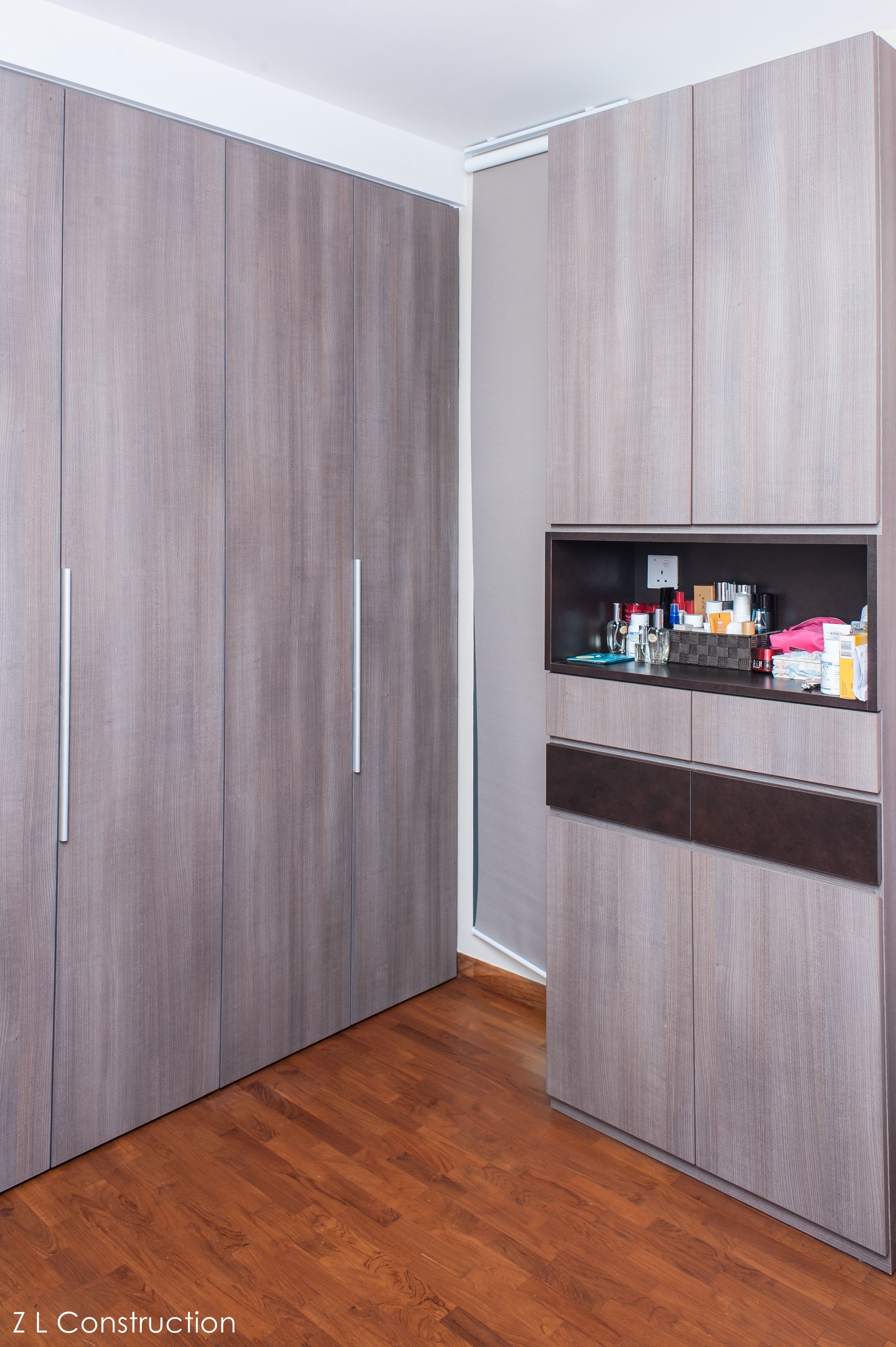 Z L Construction Singapore Wood Grained Laminated Wardrobe Pertaining To Dark Wardrobes (View 14 of 15)
