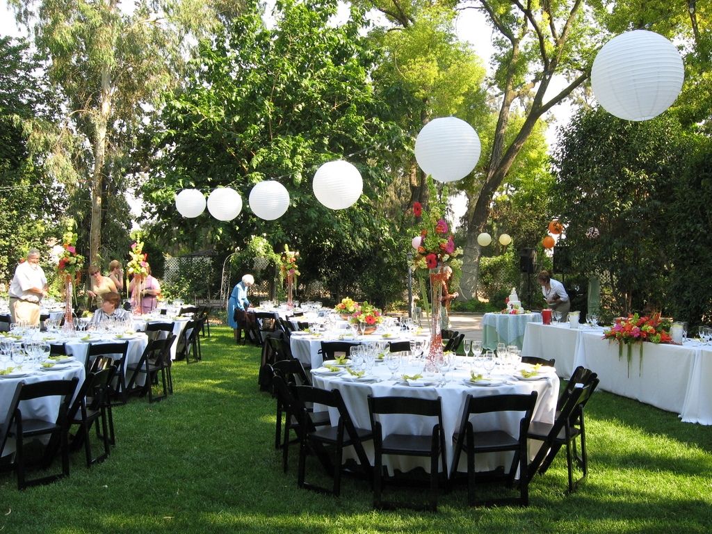 Awesome Unique How To Choose The Right Wedding Centerpieces For Round Table? Regarding Wedding Decoration Ideas Outdoor Pool Unique Wedding Decorations (View 28 of 38)