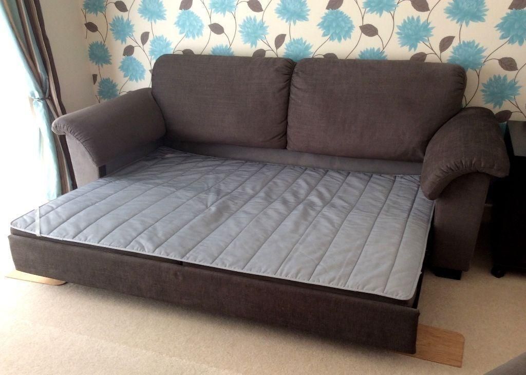 king bed w sofa sleeper room marriot