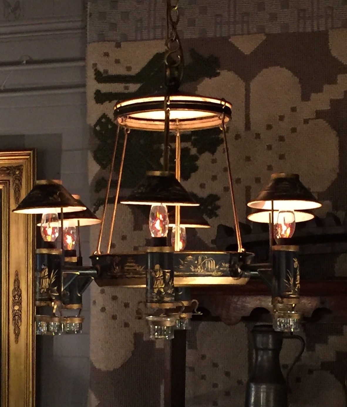 Early 19th Century French Chinoiserie Painted Toleware Chandelier Regarding Chinoiserie Chandeliers (View 6 of 25)