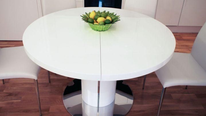 Gorgeous Extending Round Dining Table And Chairs Nice Picture On With White Round Extending Dining Tables (View 15 of 20)