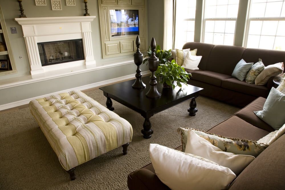 Impressive Common White And Brown Coffee Tables Inside 47 Beautifully Decorated Living Room Designs (View 36 of 40)